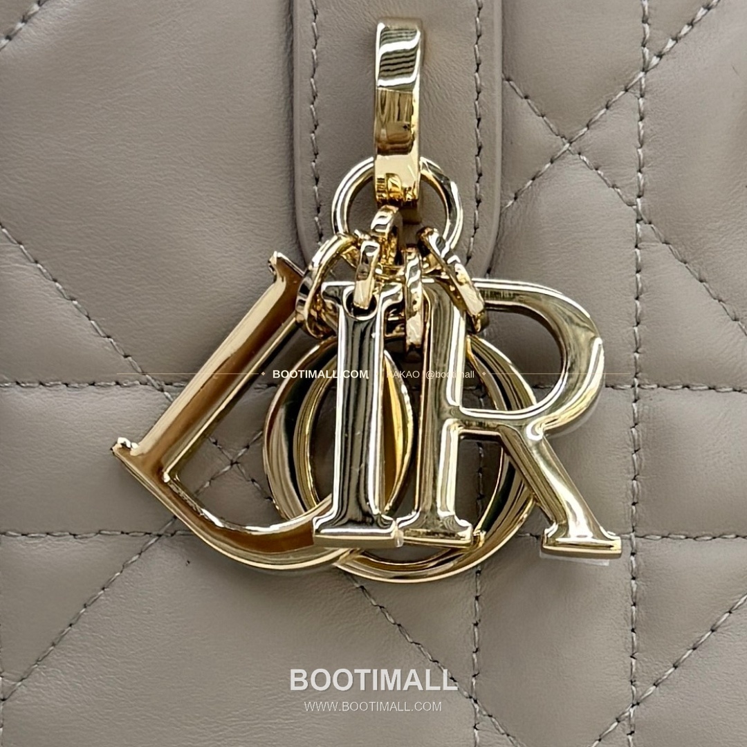 디올 투주르 레더 CD락 카나쥬 아이보리 토트백 Dior Toujours Leather CD Lock Cannage Ivory Tote Bag M2835 18.5cm 8