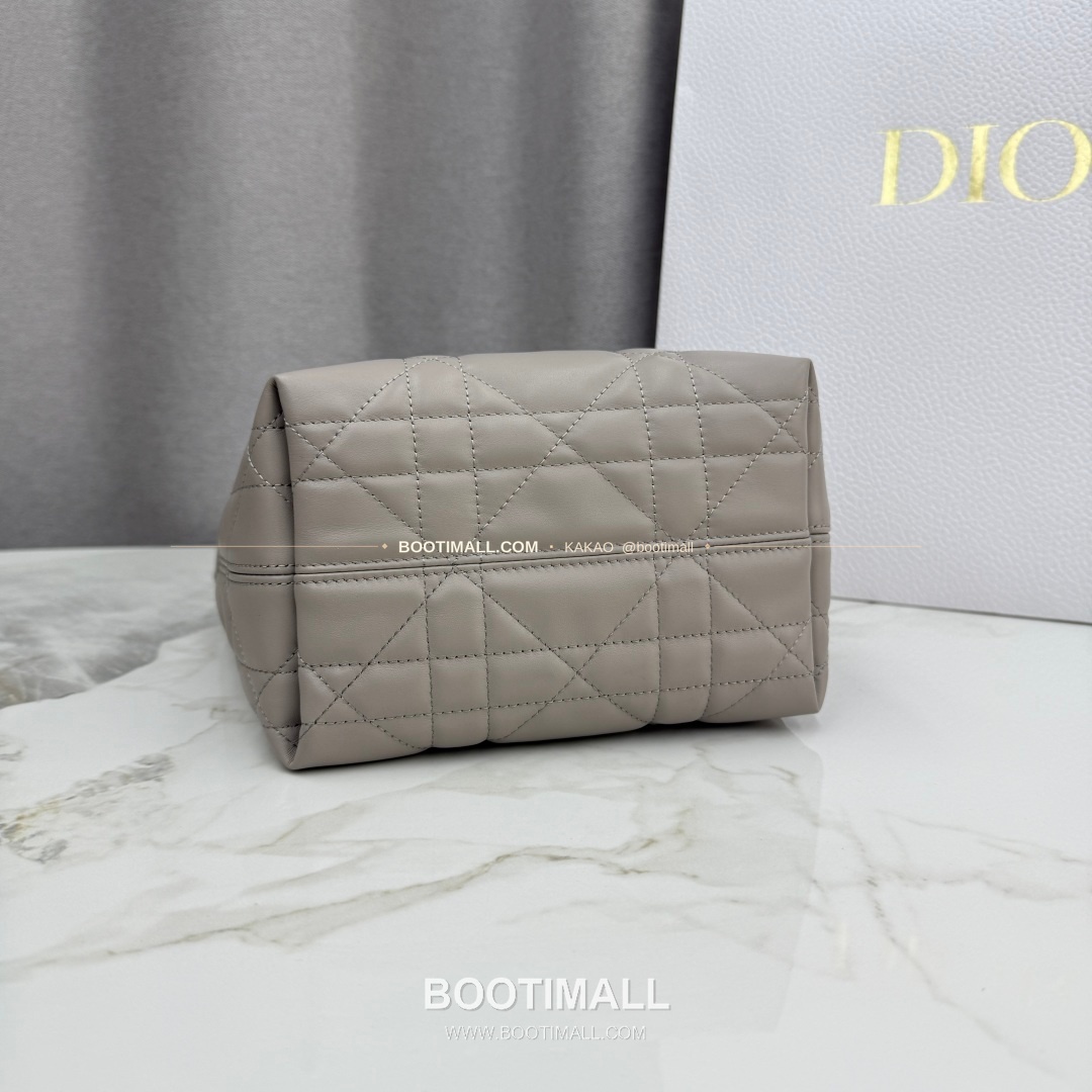 디올 투주르 레더 CD락 카나쥬 아이보리 토트백 Dior Toujours Leather CD Lock Cannage Ivory Tote Bag M2835 18.5cm 9
