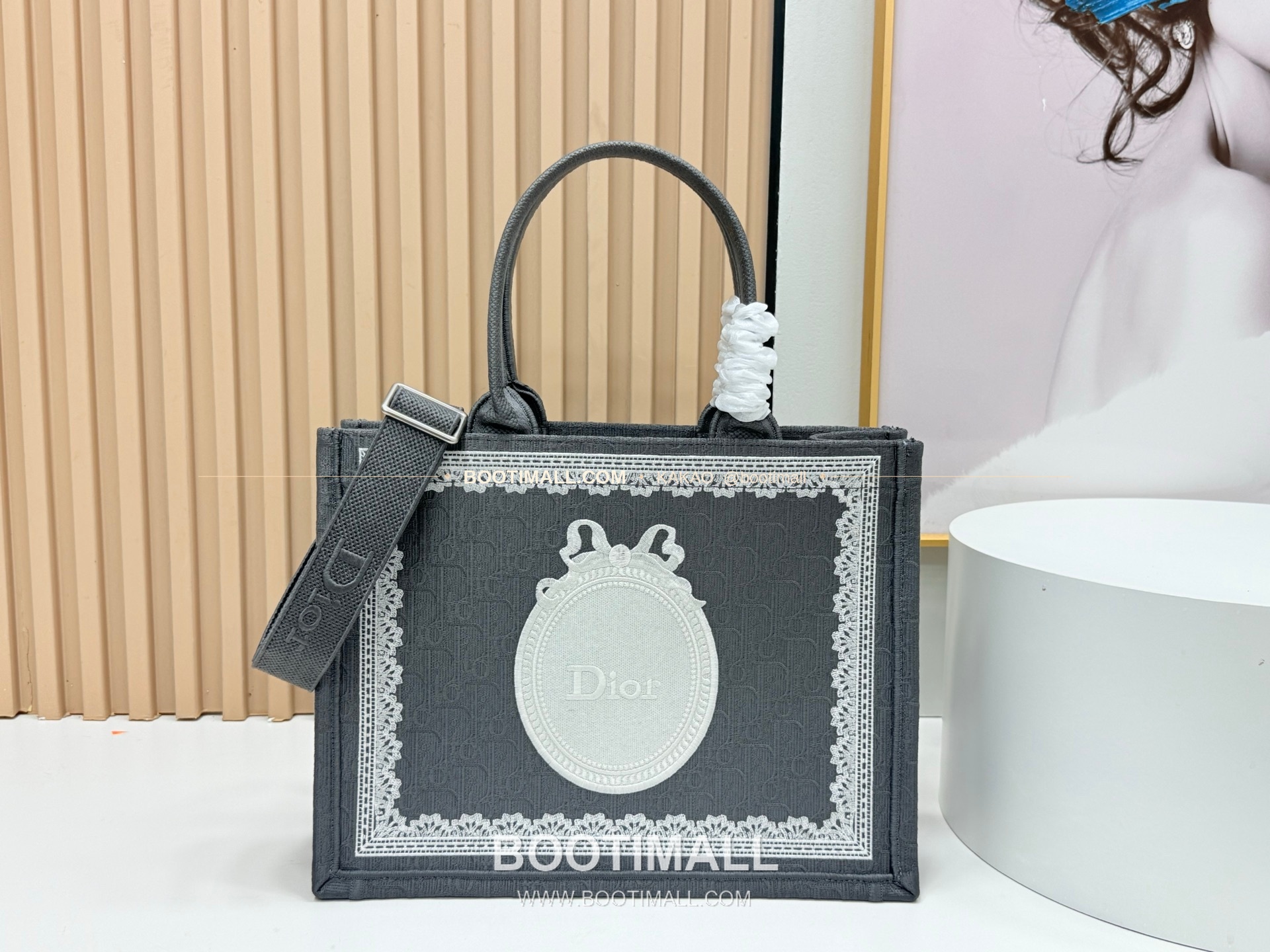 디올 JWA 캔버스 북토트 미디엄 토트백 Dior JWA Canvas Book Tote Medium Tote Bag 8834 36cm 1