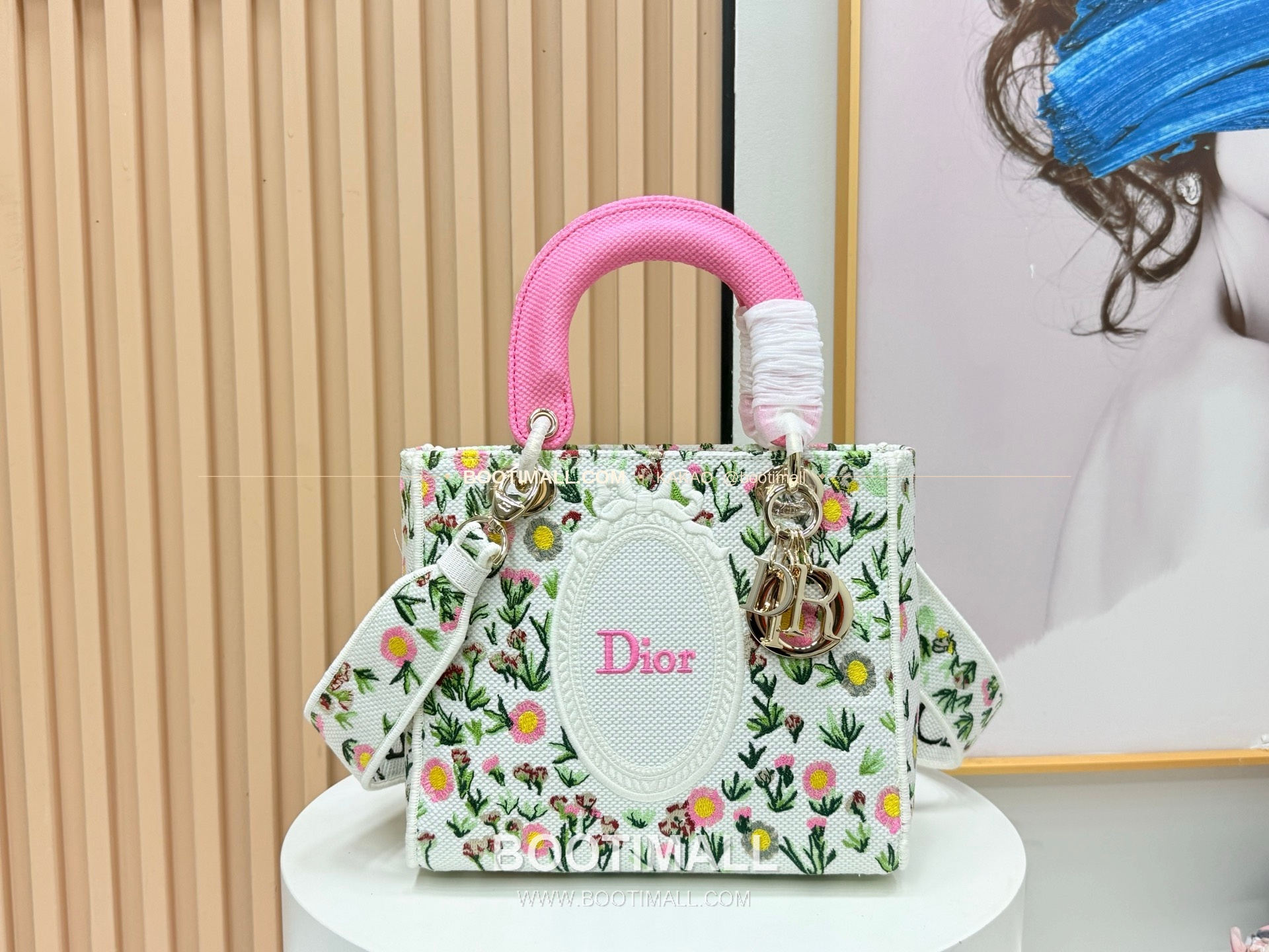 디올 레이디디올 자수 플로럴 멀티 미디엄 토트백 Dior Lady Dior Embroidered Floral Multi Medium Tote Bag 9920 24cm 1