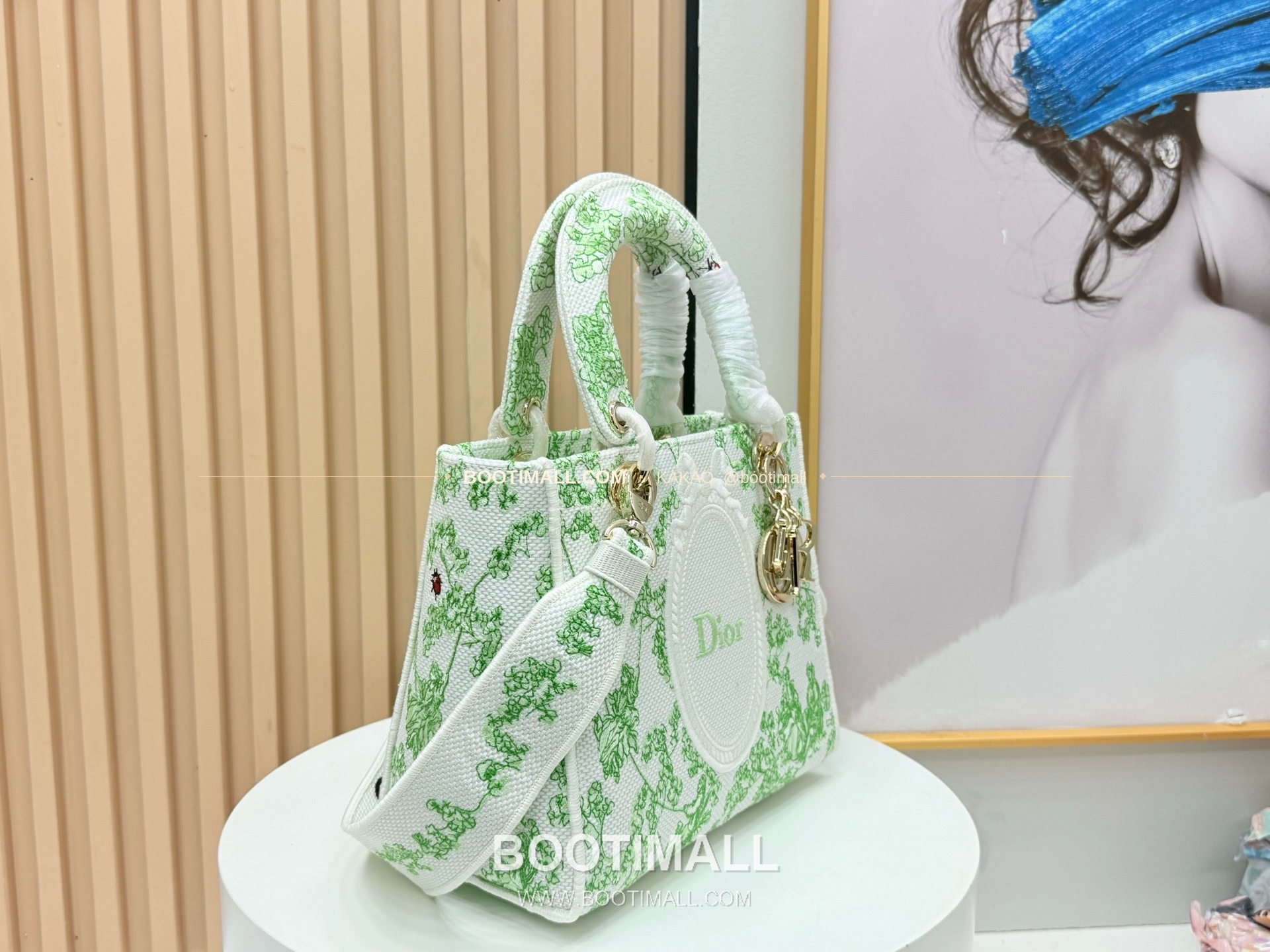 디올 레이디디올 자수 플로럴 멀티 미디엄 토트백 Dior Lady Dior Embroidered Floral Multi Medium Tote Bag 9920 24cm 2