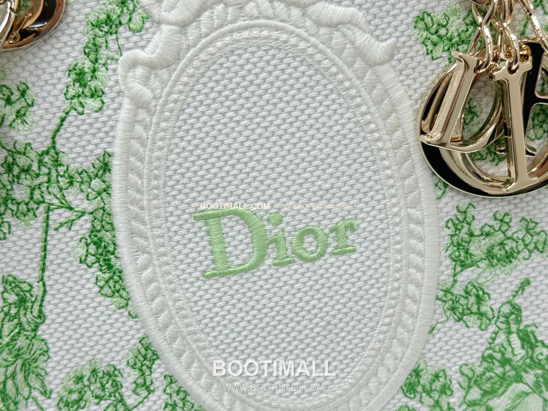 디올 레이디디올 자수 플로럴 멀티 미디엄 토트백 Dior Lady Dior Embroidered Floral Multi Medium Tote Bag 9920 24cm 6