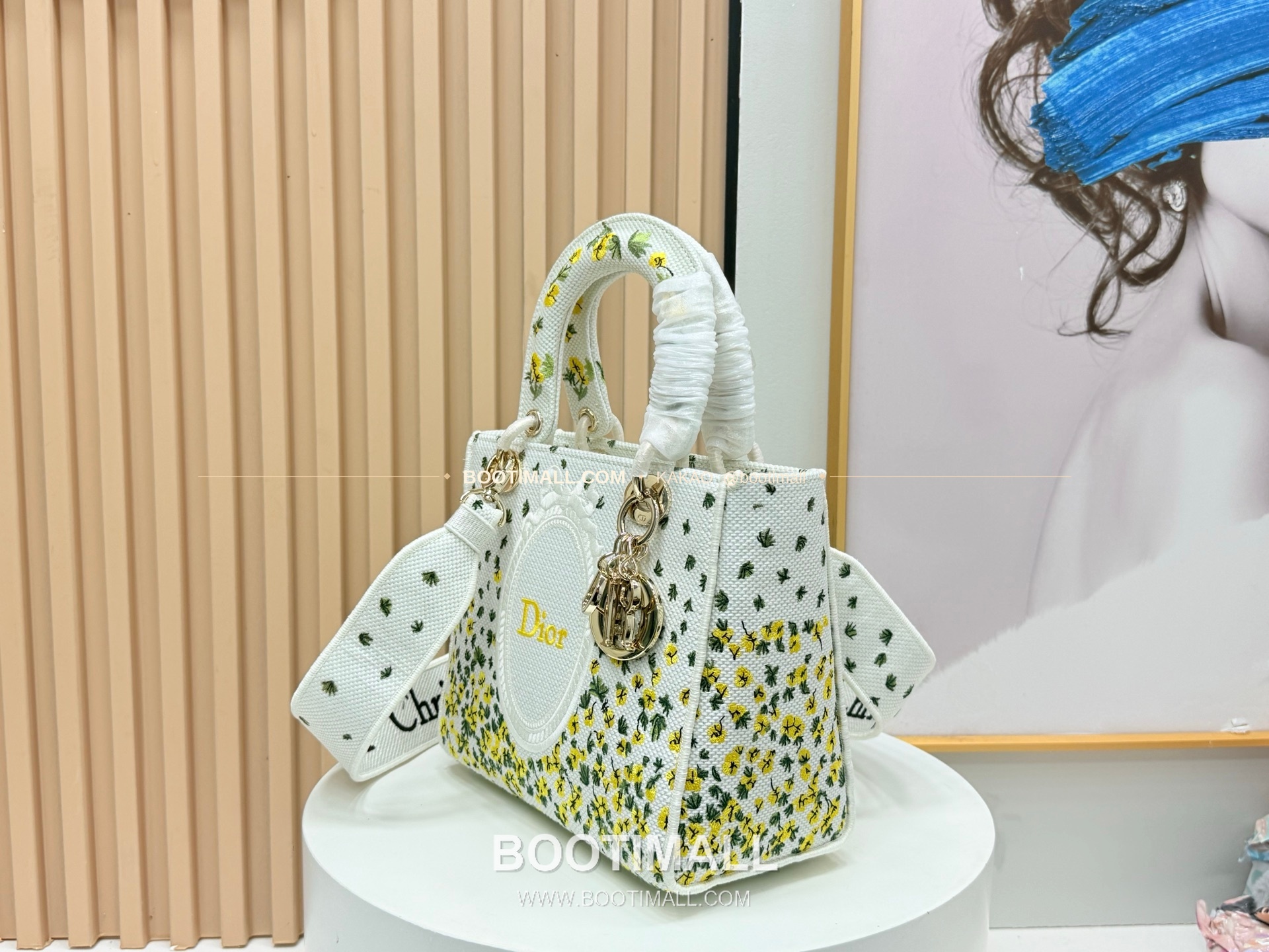 디올 레이디디올 자수 플로럴 멀티 미디엄 토트백 Dior Lady Dior Embroidered Floral Multi Medium Tote Bag 9920 24cm 3