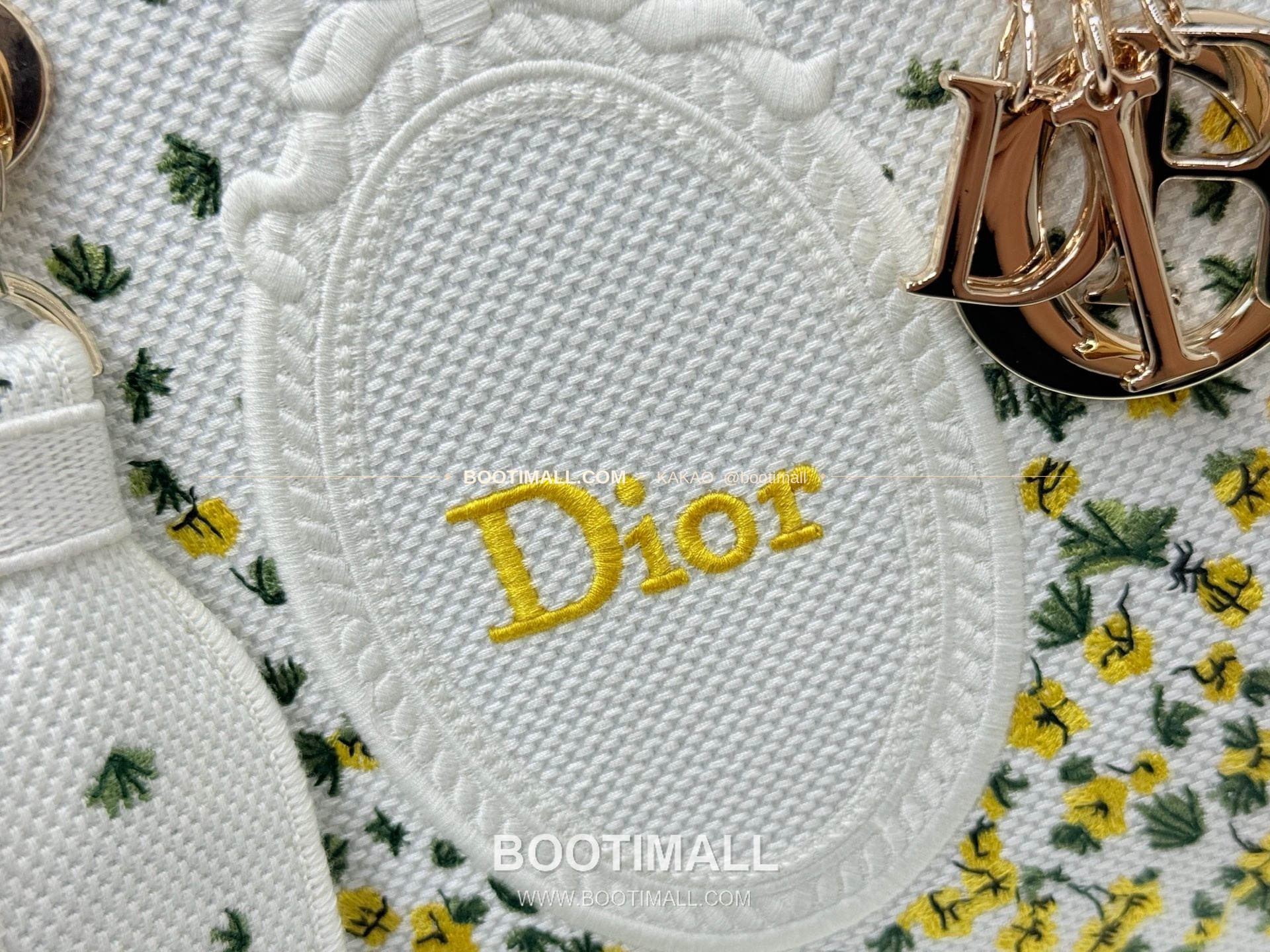 디올 레이디디올 자수 플로럴 멀티 미디엄 토트백 Dior Lady Dior Embroidered Floral Multi Medium Tote Bag 9920 24cm 6