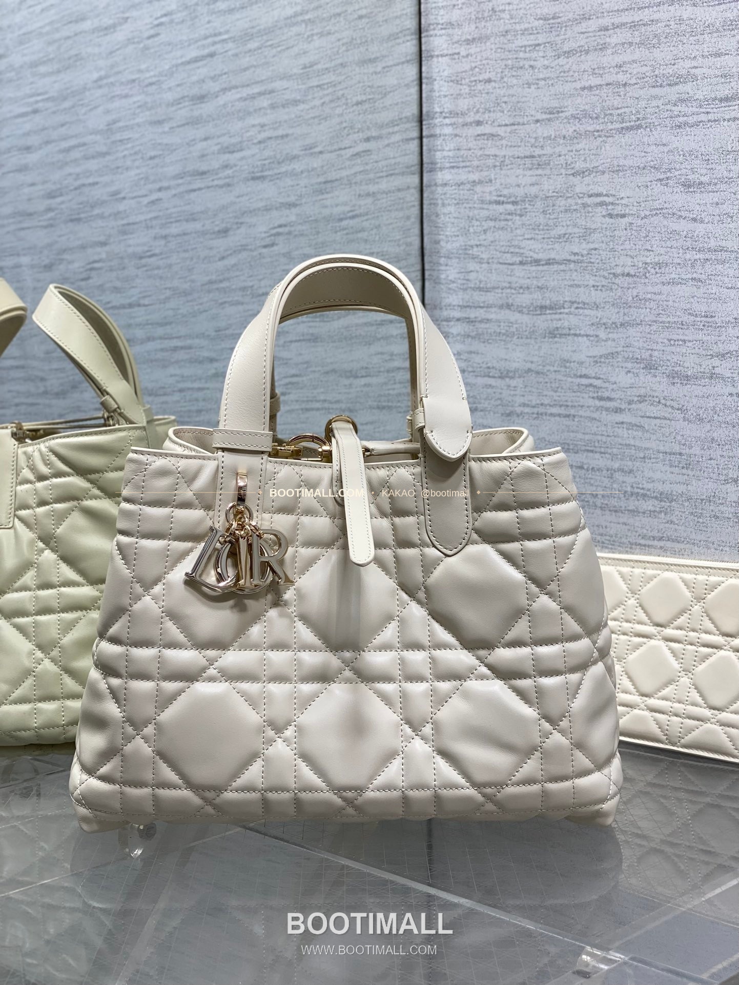 디올 투주르 카프스킨 카나쥬 아이보리 토트백 Dior Toujours Calfskin Cannage Ivory Tote Bag 2821 28.5cm 1