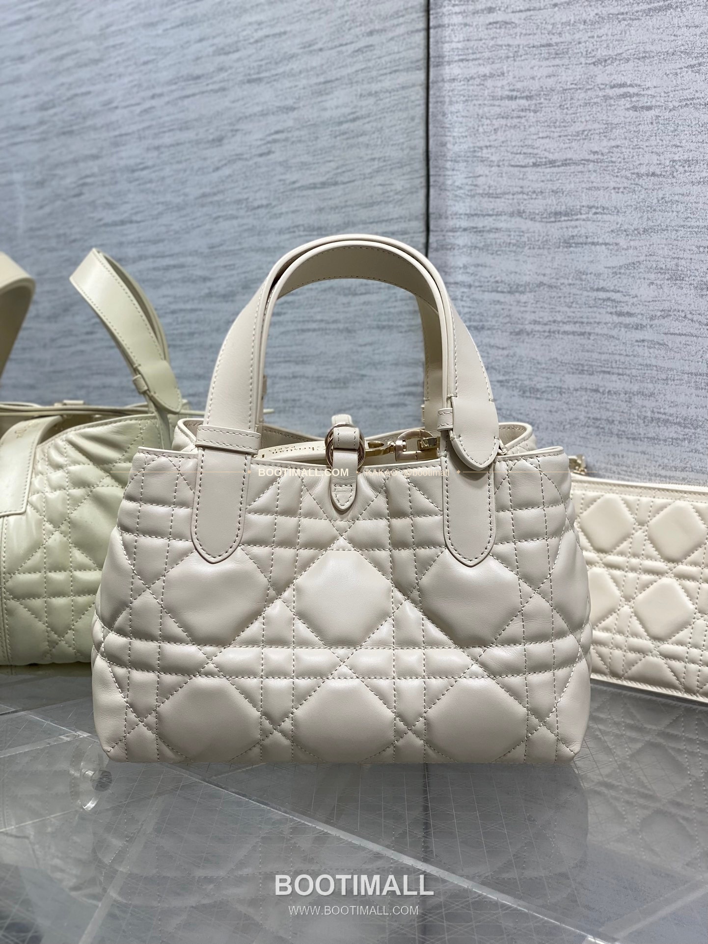 디올 투주르 카프스킨 카나쥬 아이보리 스몰 토트백 Dior Toujours Calfskin Cannage Ivory Small Tote Bag 2822 23cm 3