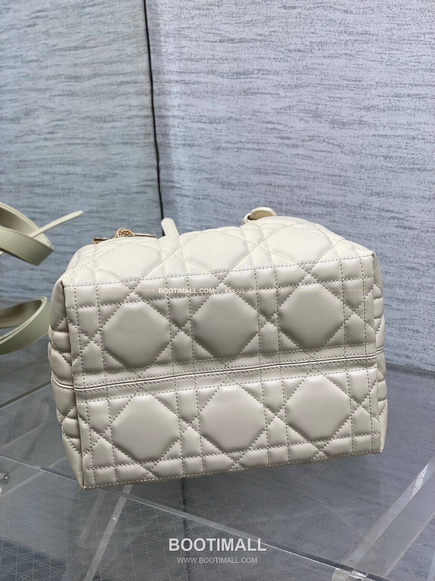 디올 투주르 카프스킨 카나쥬 아이보리 스몰 토트백 Dior Toujours Calfskin Cannage Ivory Small Tote Bag 2822 23cm 7