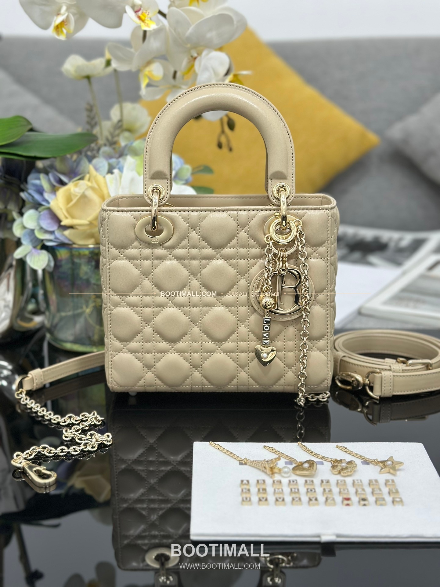 디올 레이디디올 램스킨 카나쥬 블랙 미니 체인 토트백 Dior Lady Dior Lambskin Cannage Black Mini Chain Tote Bag M0638 20cm 8