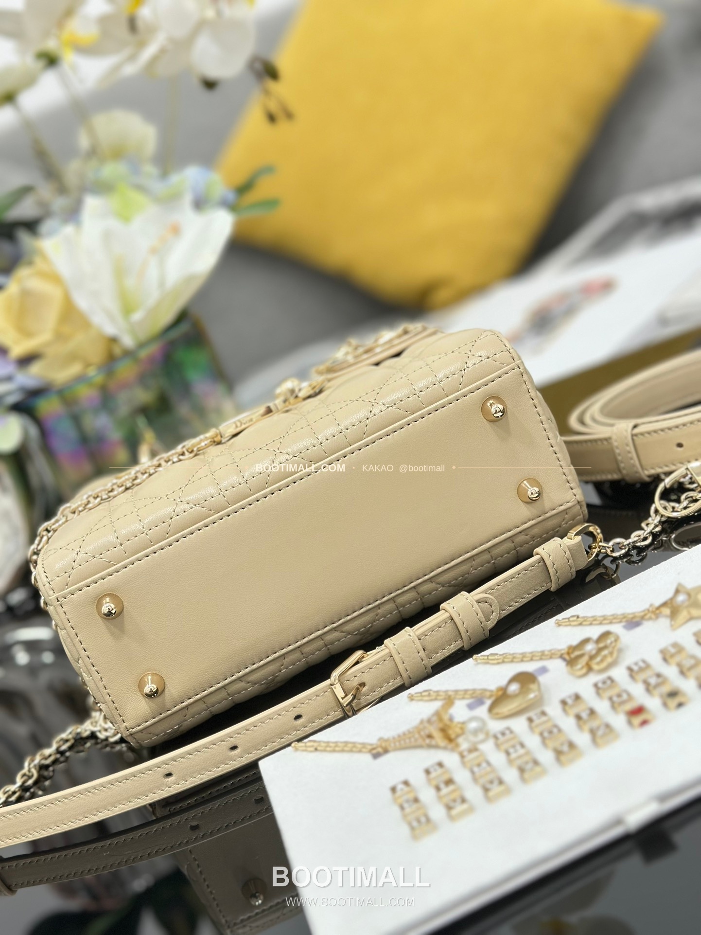 디올 레이디디올 램스킨 카나쥬 블랙 미니 체인 토트백 Dior Lady Dior Lambskin Cannage Black Mini Chain Tote Bag M0638 20cm 11