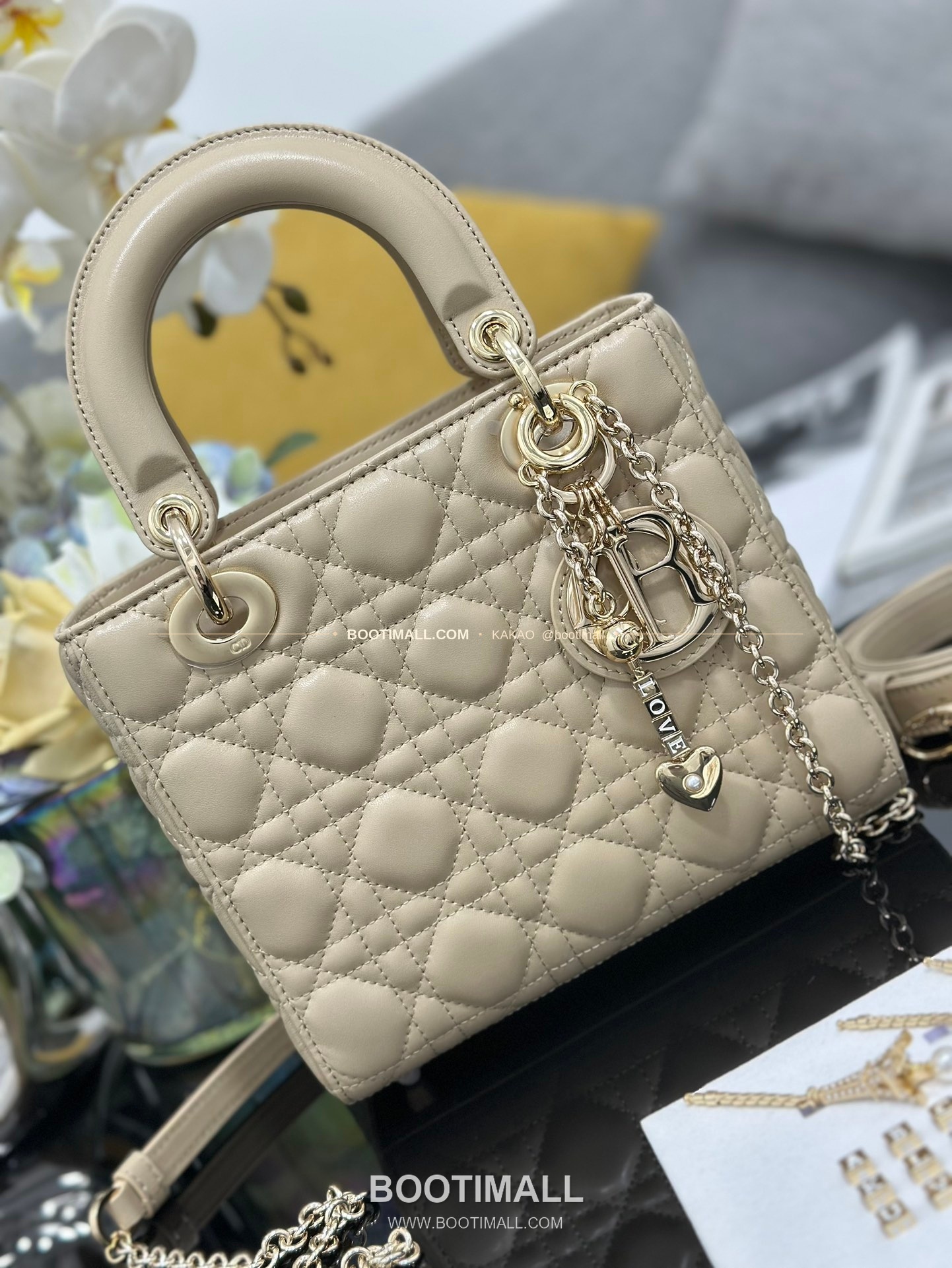 디올 레이디디올 램스킨 카나쥬 블랙 미니 체인 토트백 Dior Lady Dior Lambskin Cannage Black Mini Chain Tote Bag M0638 20cm 12