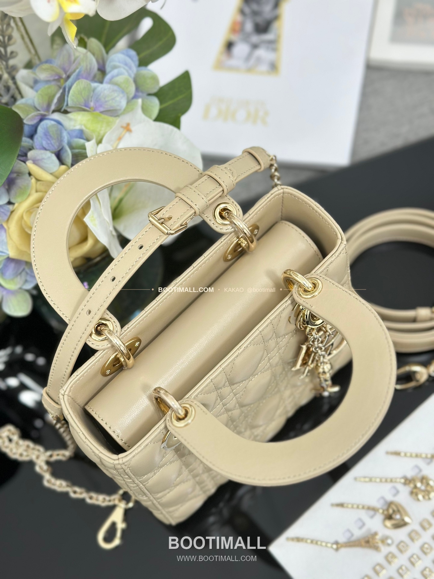 디올 레이디디올 램스킨 카나쥬 블랙 미니 체인 토트백 Dior Lady Dior Lambskin Cannage Black Mini Chain Tote Bag M0638 20cm 13