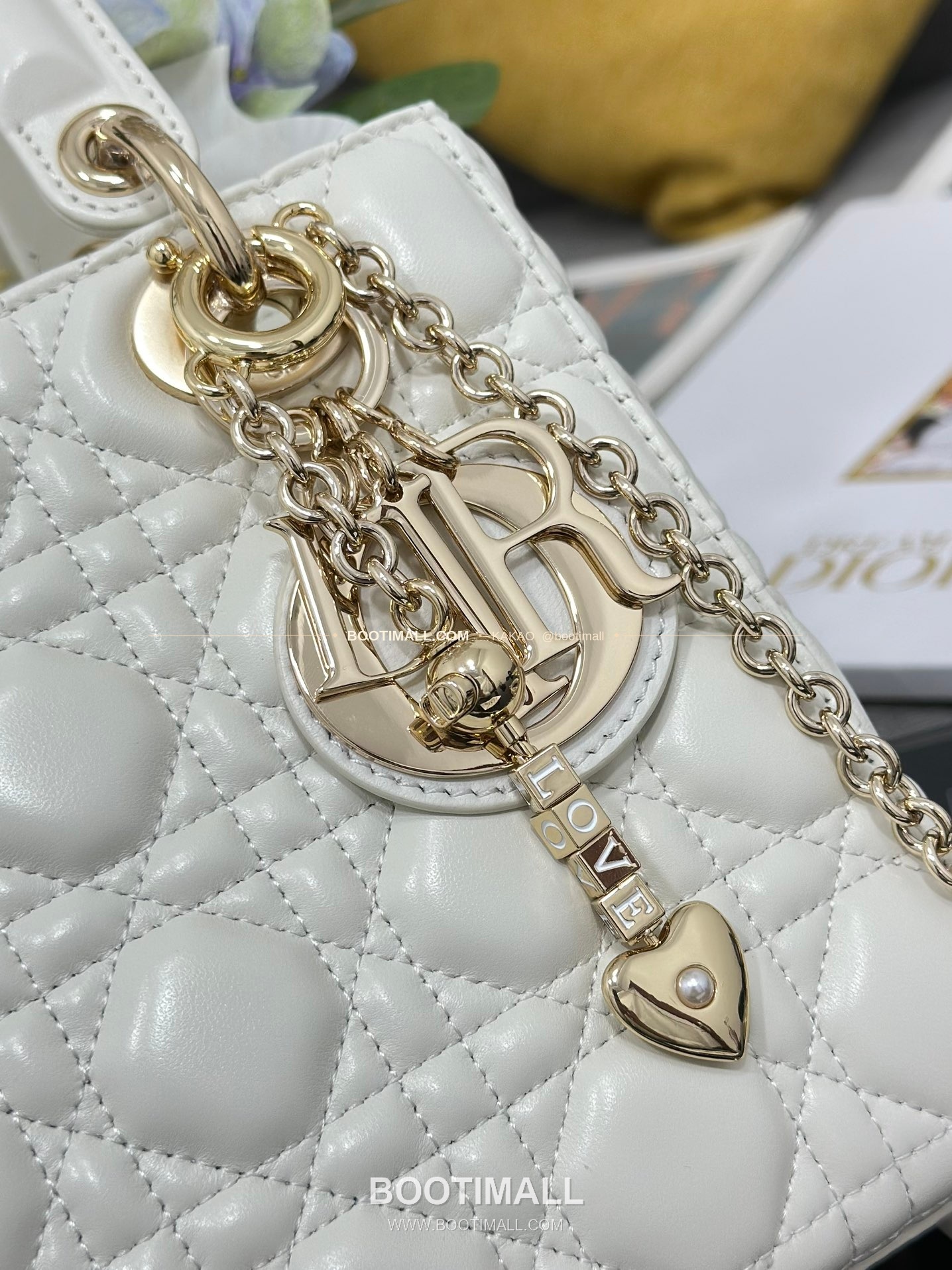 디올 레이디디올 램스킨 카나쥬 블랙 미니 체인 토트백 Dior Lady Dior Lambskin Cannage Black Mini Chain Tote Bag M0638 20cm 4