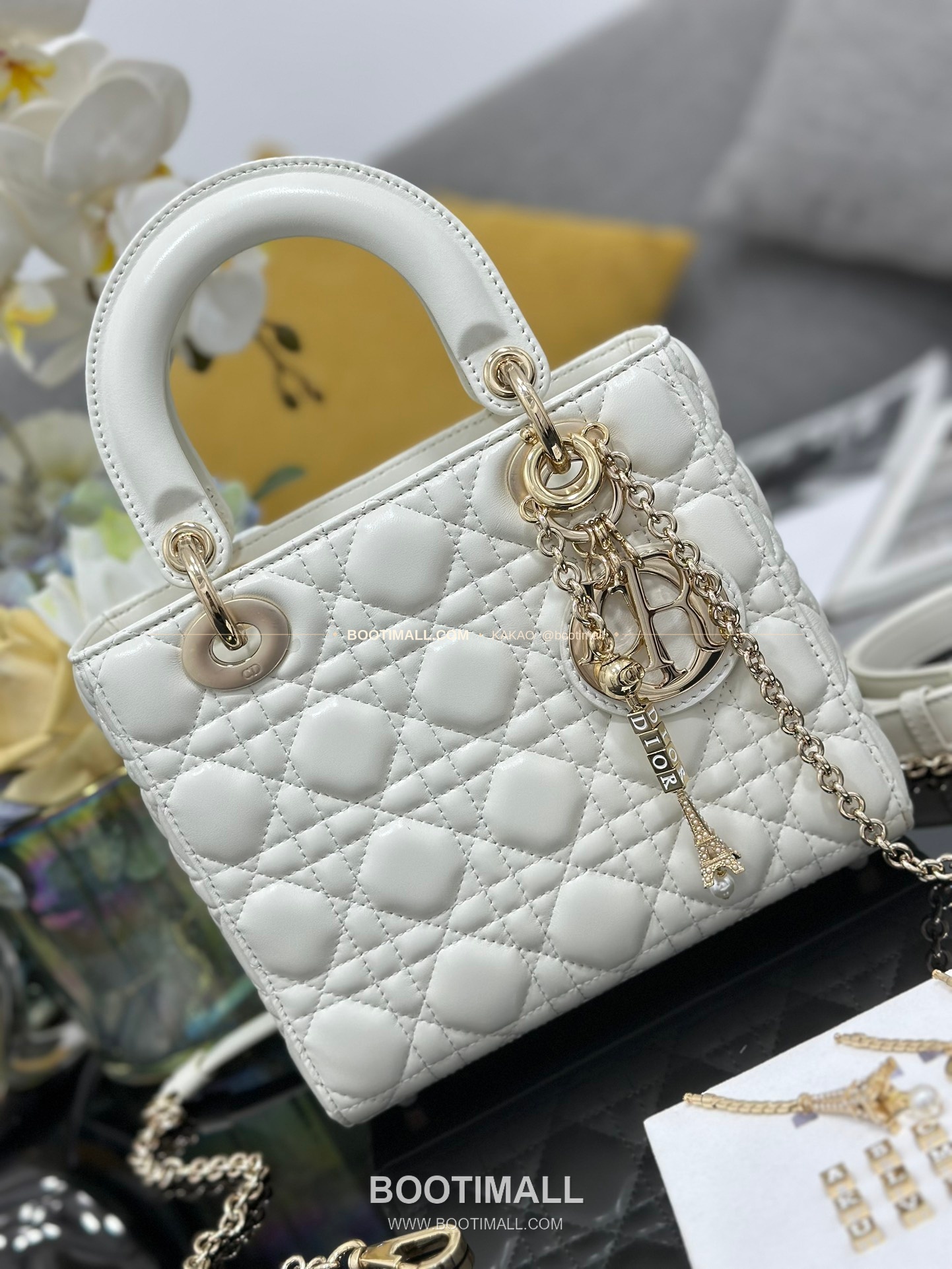 디올 레이디디올 램스킨 카나쥬 블랙 미니 체인 토트백 Dior Lady Dior Lambskin Cannage Black Mini Chain Tote Bag M0638 20cm 12