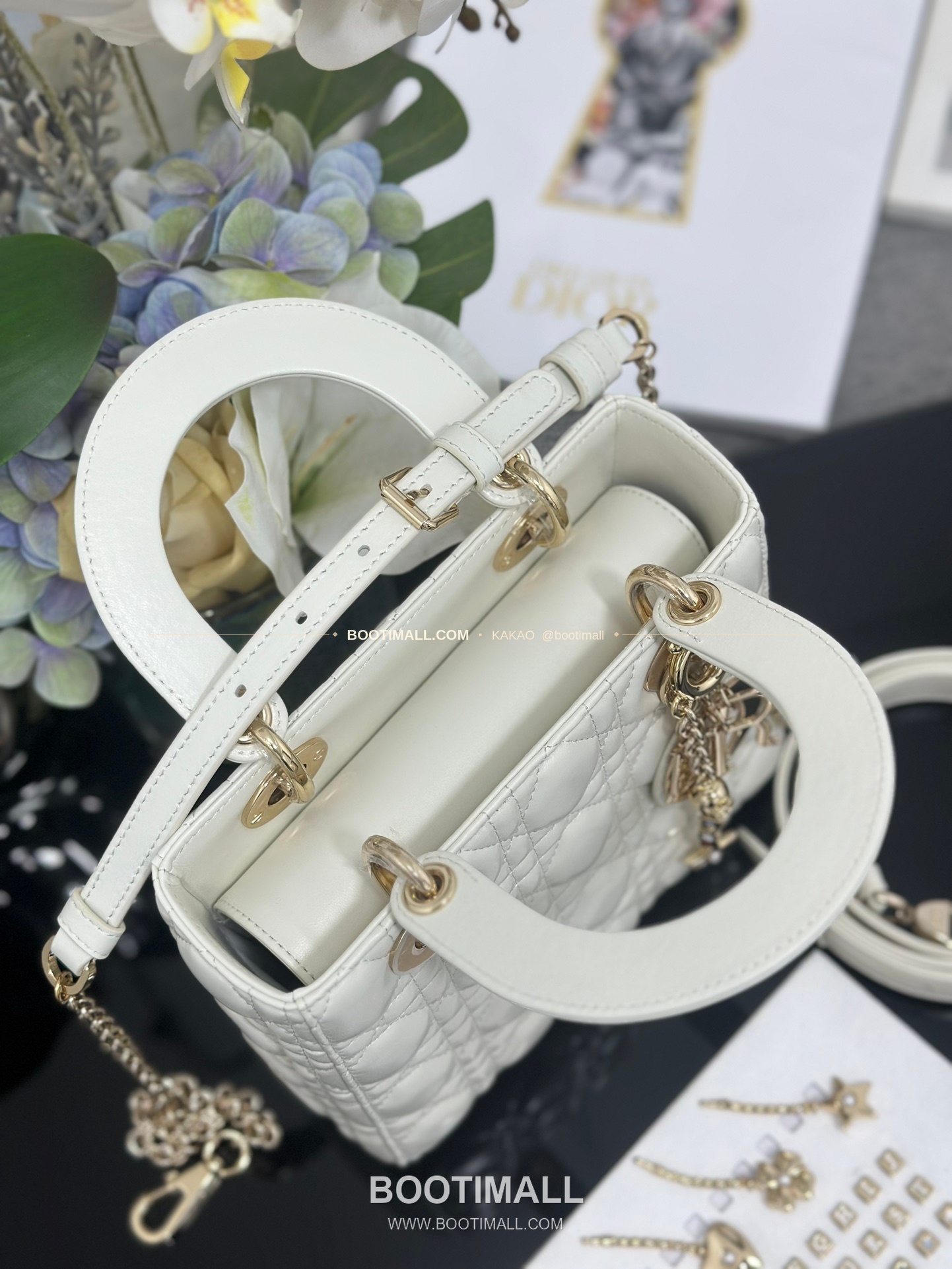 디올 레이디디올 램스킨 카나쥬 블랙 미니 체인 토트백 Dior Lady Dior Lambskin Cannage Black Mini Chain Tote Bag M0638 20cm 13