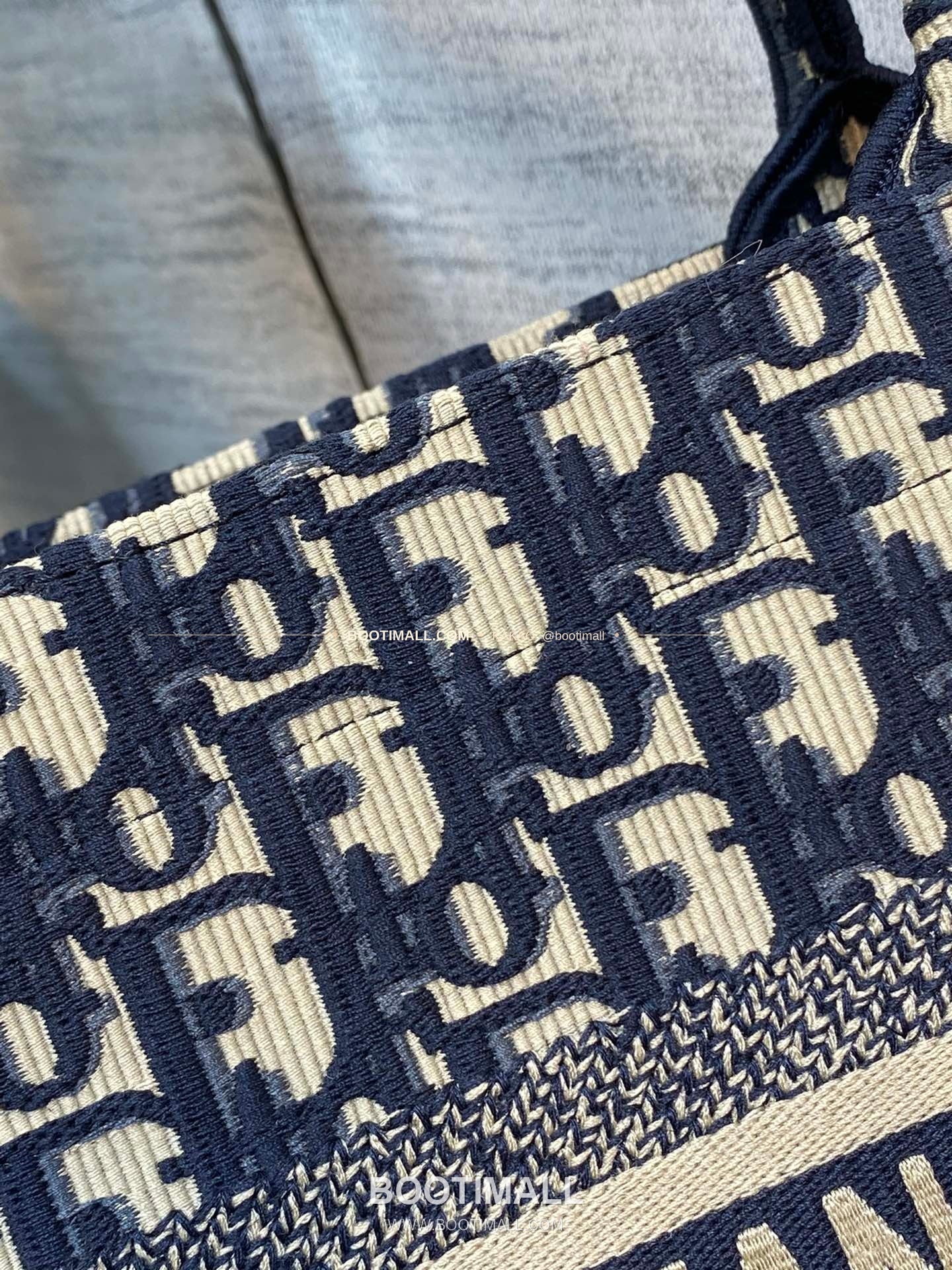 디올 오블리크 자수 캔버스 스몰 토트백 Dior Oblique Embroidered Canvas Small Tote Bag 8002 26cm 10