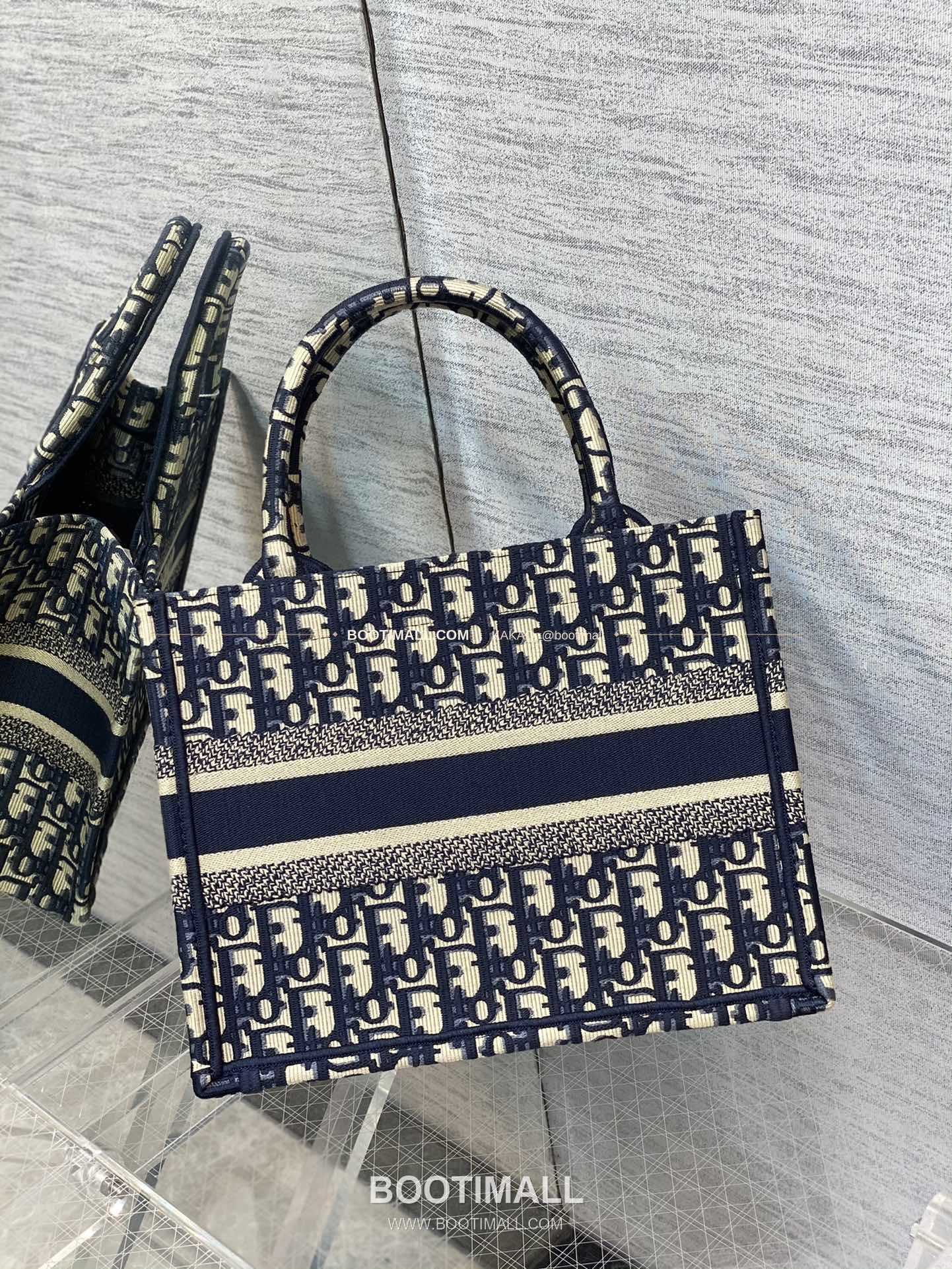 디올 오블리크 자수 캔버스 스몰 토트백 Dior Oblique Embroidered Canvas Small Tote Bag 8002 26cm 11