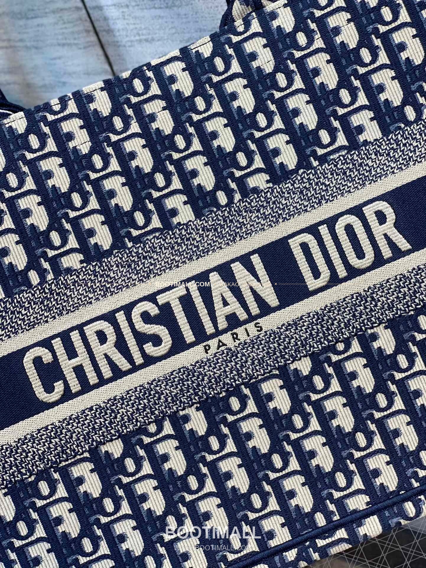 디올 오블리크 자수 캔버스 블루 미디엄 토트백 Dior Oblique Embroidered Canvas Blue Medium Tote Bag 8001 36cm 2