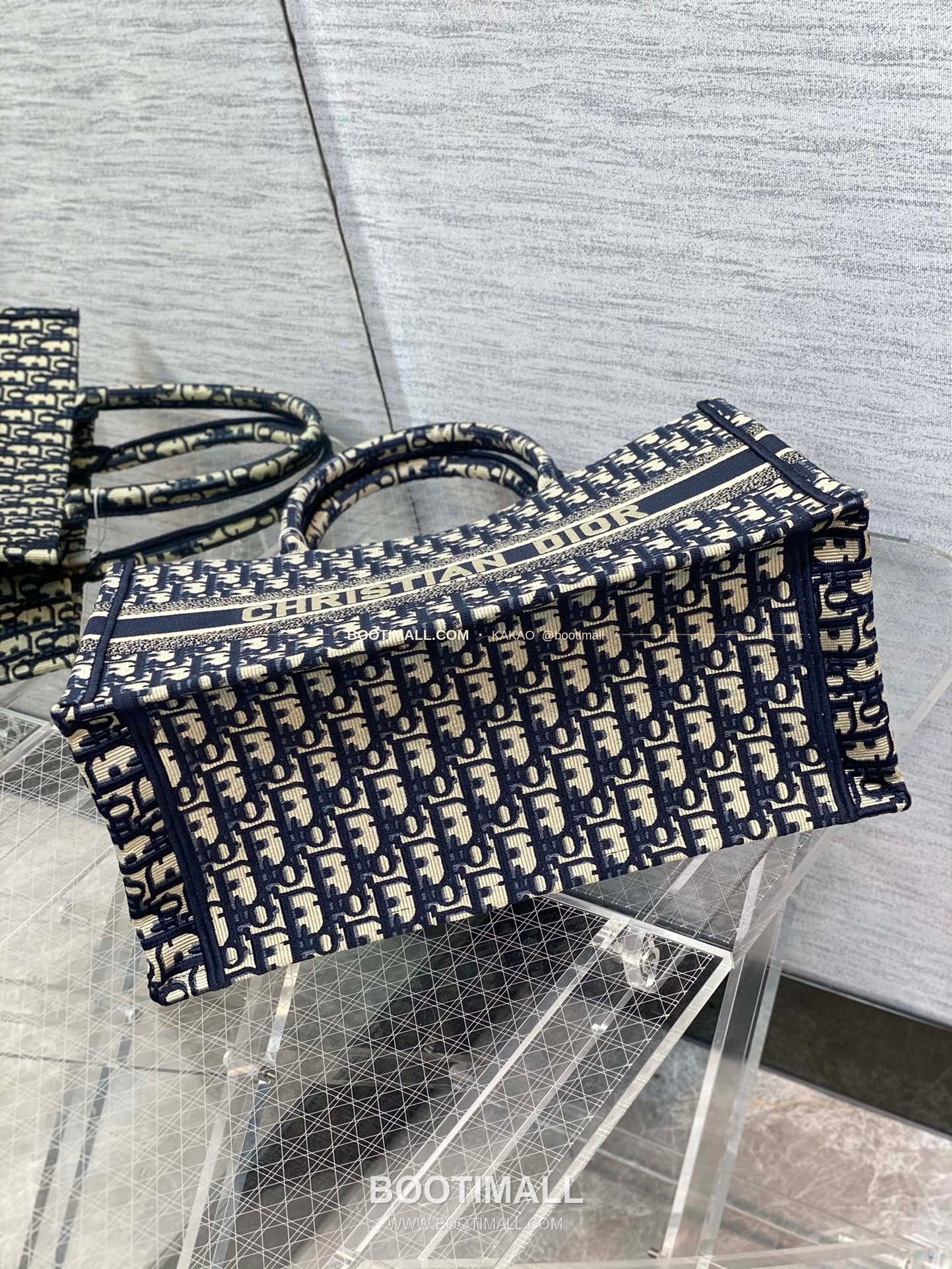 디올 오블리크 자수 캔버스 블루 미디엄 토트백 Dior Oblique Embroidered Canvas Blue Medium Tote Bag 8001 36cm 7