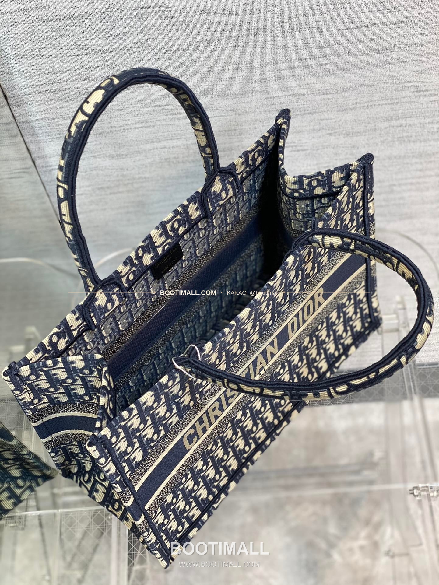 디올 오블리크 자수 캔버스 블루 미디엄 토트백 Dior Oblique Embroidered Canvas Blue Medium Tote Bag 8001 36cm 8