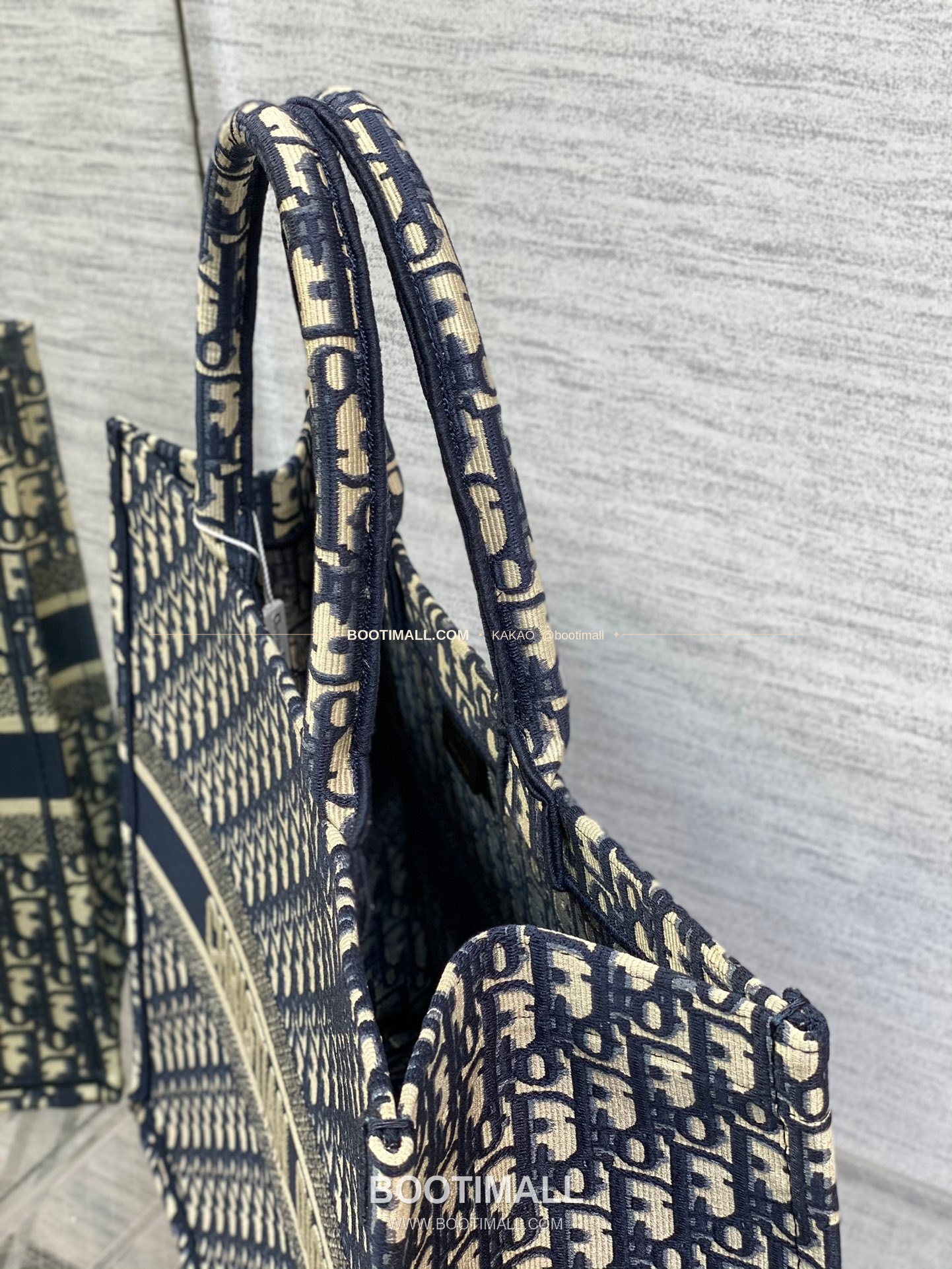 디올 오블리크 자수 캔버스 블루 라지 토트백 Dior Oblique Embroidered Canvas Blue Large Tote Bag 8001 42cm 5