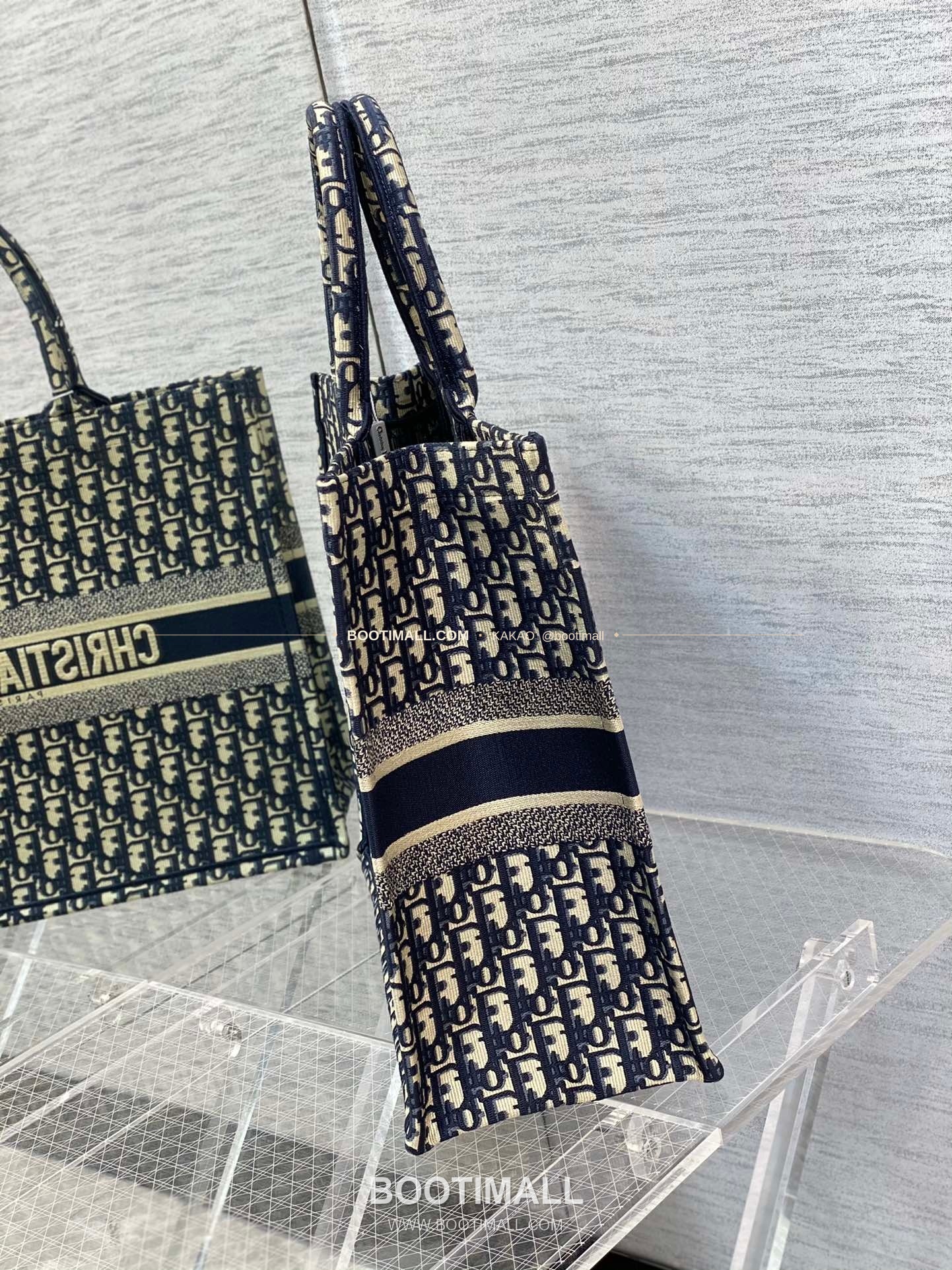 디올 오블리크 자수 캔버스 블루 라지 토트백 Dior Oblique Embroidered Canvas Blue Large Tote Bag 8001 42cm 6