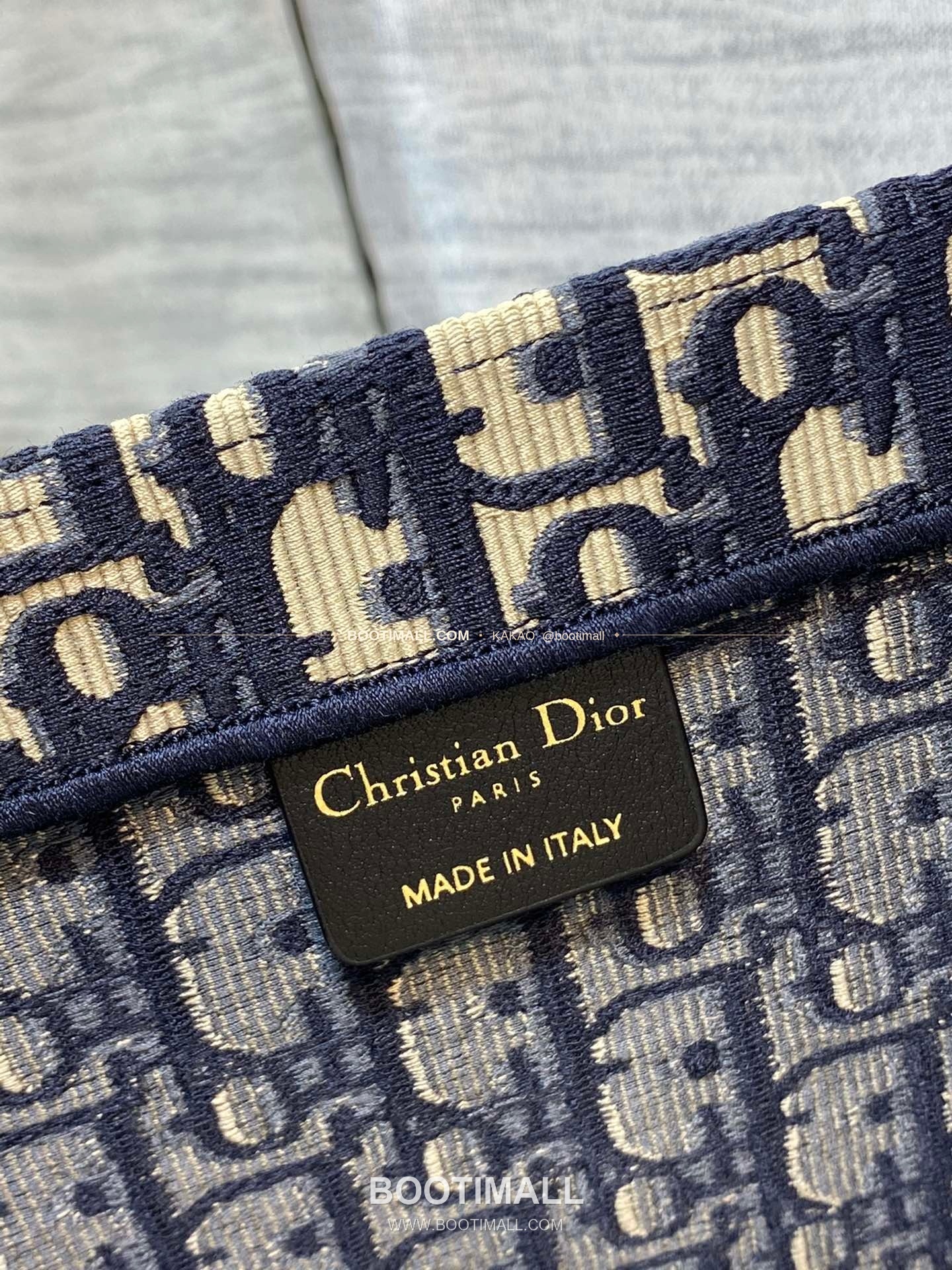 디올 오블리크 자수 캔버스 블루 라지 토트백 Dior Oblique Embroidered Canvas Blue Large Tote Bag 8001 42cm 9