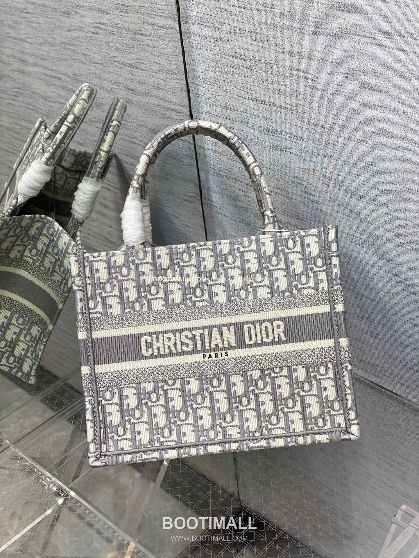 디올 오블리크 자수 캔버스 스몰 토트백 Dior Oblique Embroidered Canvas Small Tote Bag 8002 26cm 1