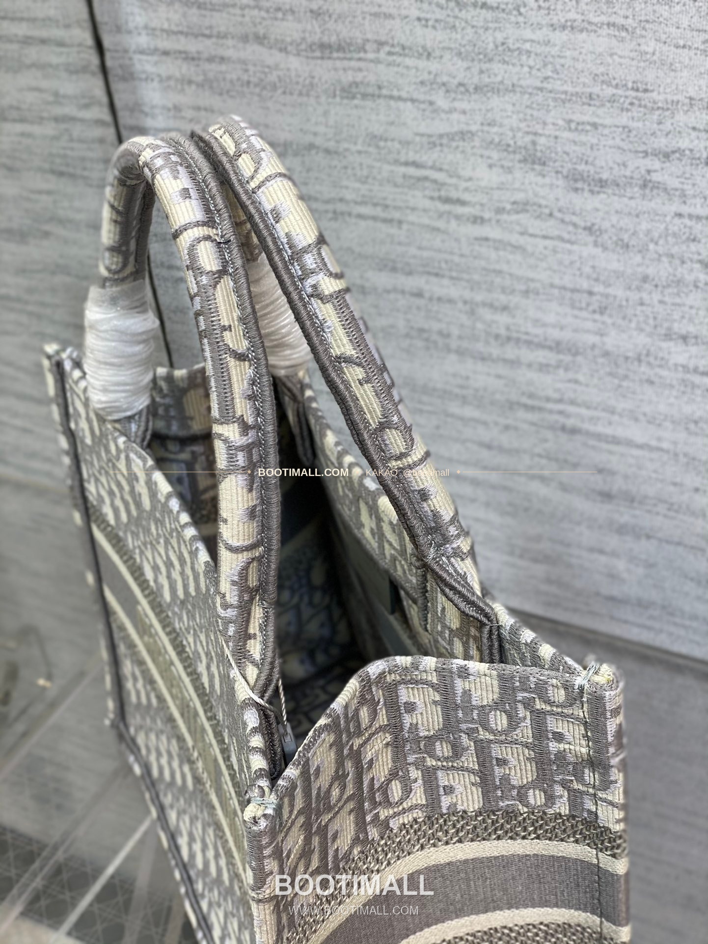 디올 오블리크 자수 캔버스 스몰 토트백 Dior Oblique Embroidered Canvas Small Tote Bag 8002 26cm 5