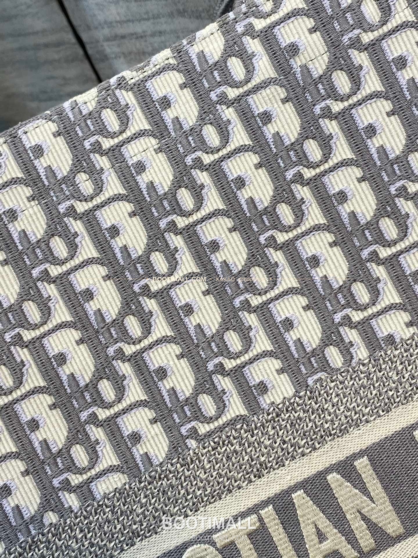 디올 오블리크 자수 캔버스 블루 라지 토트백 Dior Oblique Embroidered Canvas Blue Large Tote Bag 8001 42cm 3