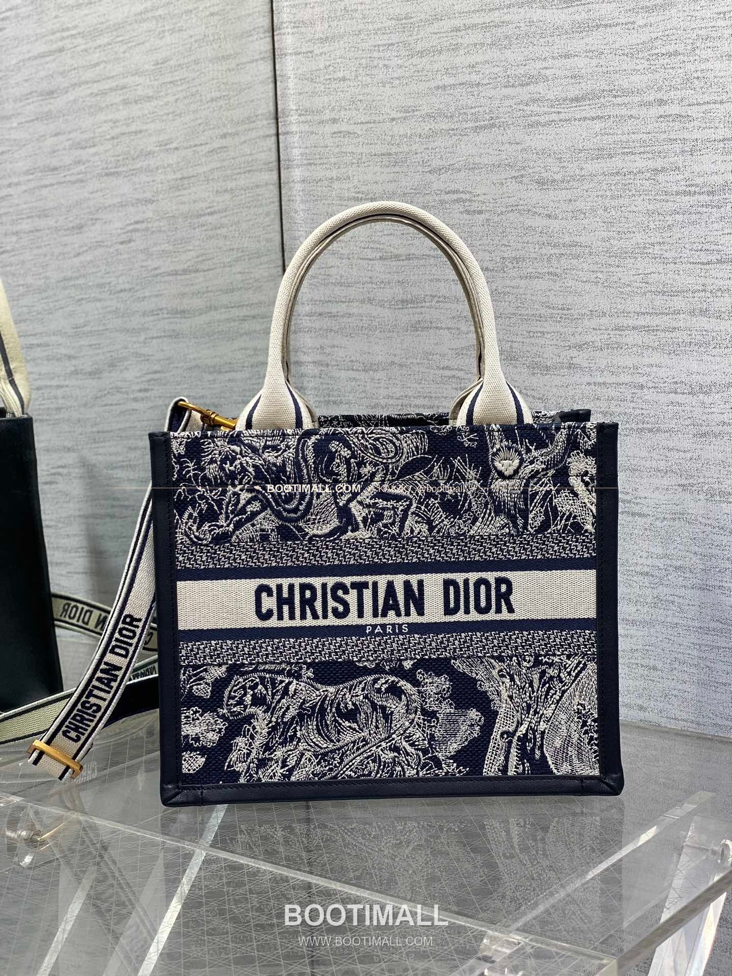 디올 오블리크 자수 캔버스 스트랩 스몰 토트백 Dior Oblique Embroidered Canvas Strap Small Tote Bag 26cm 1