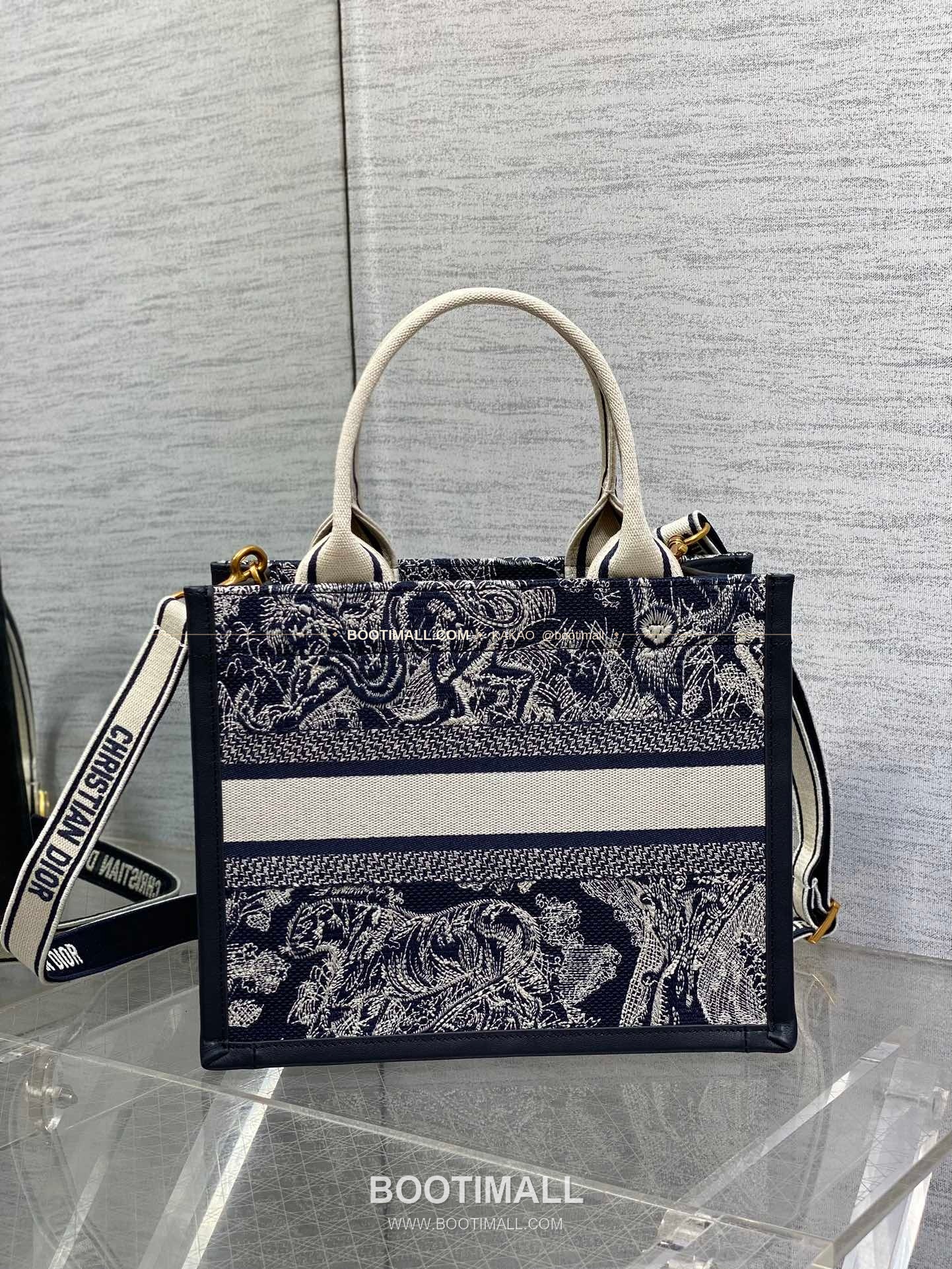 디올 오블리크 자수 캔버스 스트랩 스몰 토트백 Dior Oblique Embroidered Canvas Strap Small Tote Bag 26cm 4