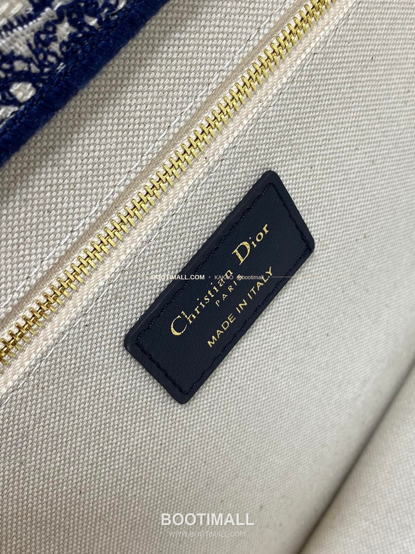 디올 오블리크 자수 캔버스 스트랩 스몰 토트백 Dior Oblique Embroidered Canvas Strap Small Tote Bag 26cm 9