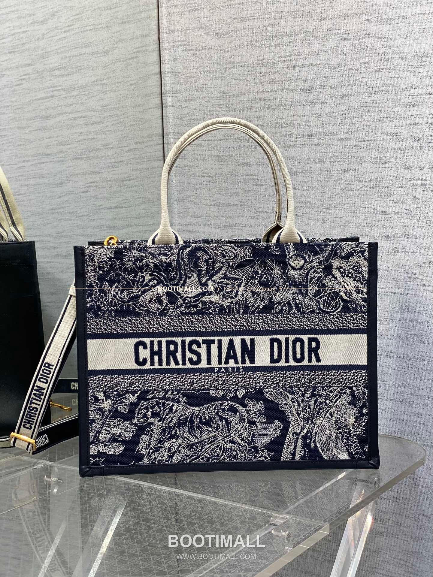 디올 오블리크 자수 캔버스 스트랩 미디엄 토트백 Dior Oblique Embroidered Canvas Strap Medium Tote Bag 36cm 1