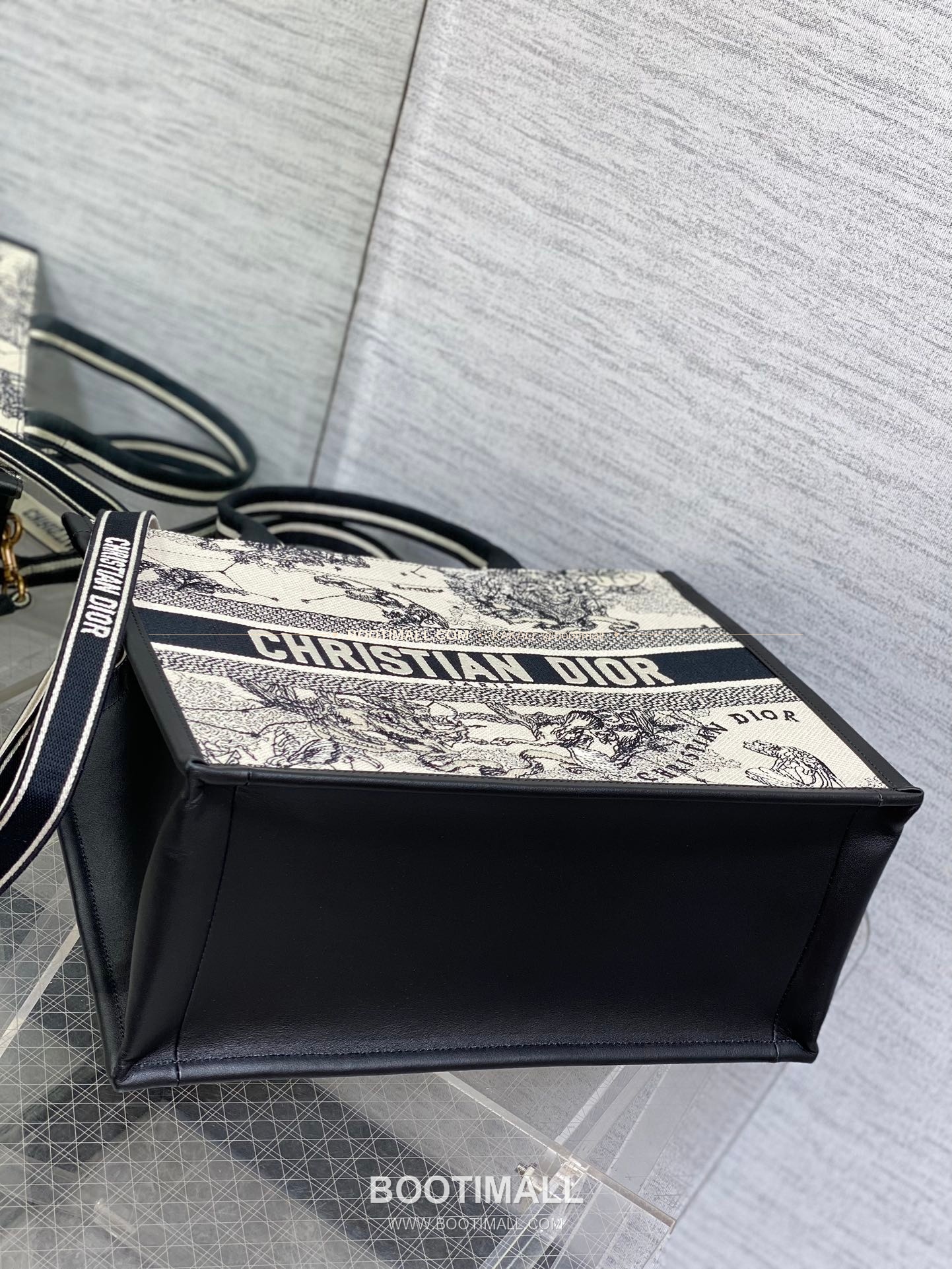 디올 오블리크 자수 캔버스 스트랩 미디엄 토트백 Dior Oblique Embroidered Canvas Strap Medium Tote Bag 36cm 12