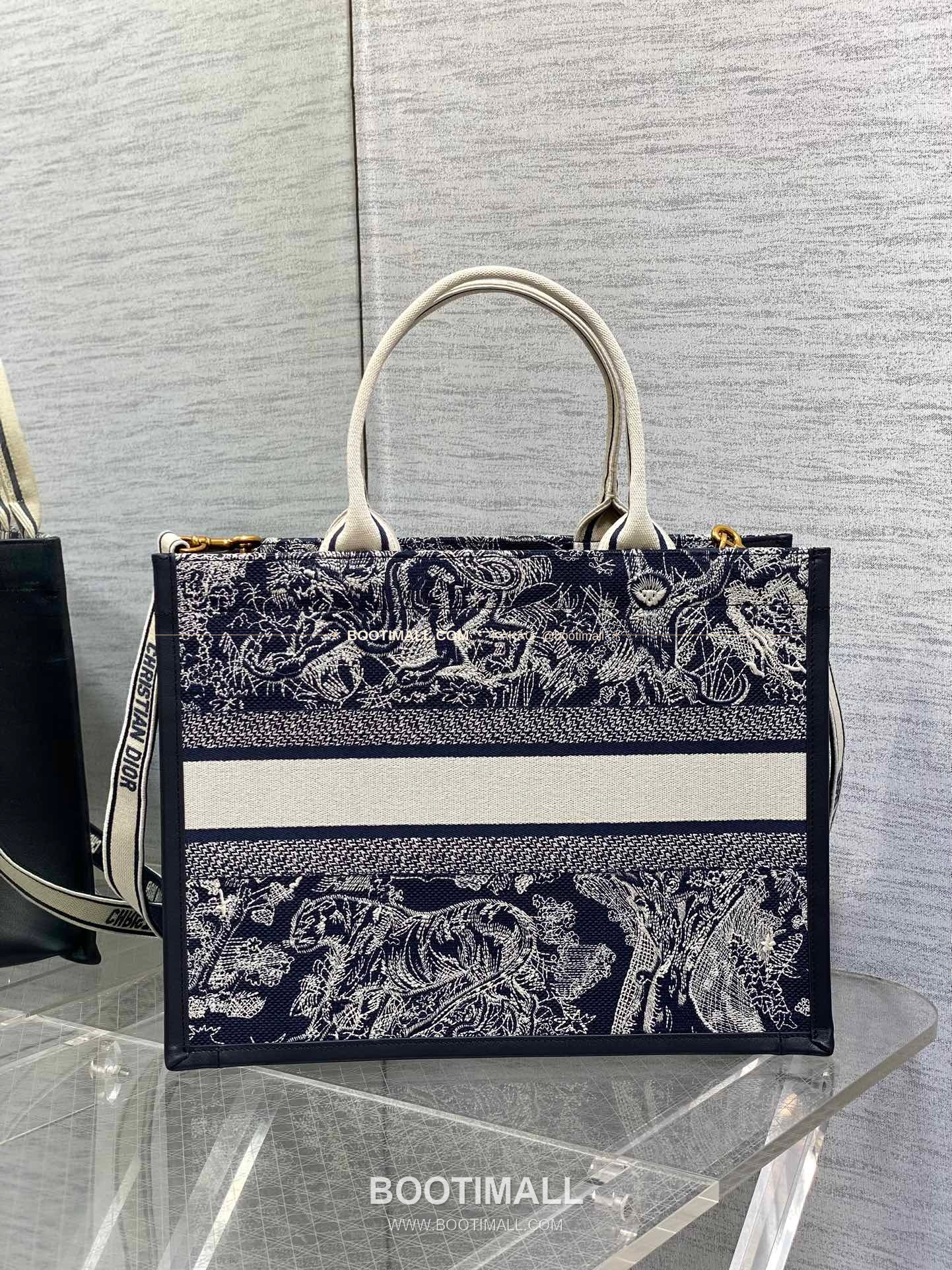 디올 오블리크 자수 캔버스 스트랩 미디엄 토트백 Dior Oblique Embroidered Canvas Strap Medium Tote Bag 36cm 4