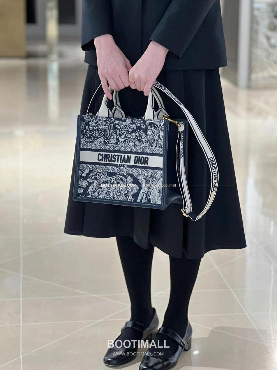 디올 오블리크 자수 캔버스 스트랩 미디엄 토트백 Dior Oblique Embroidered Canvas Strap Medium Tote Bag 36cm 7