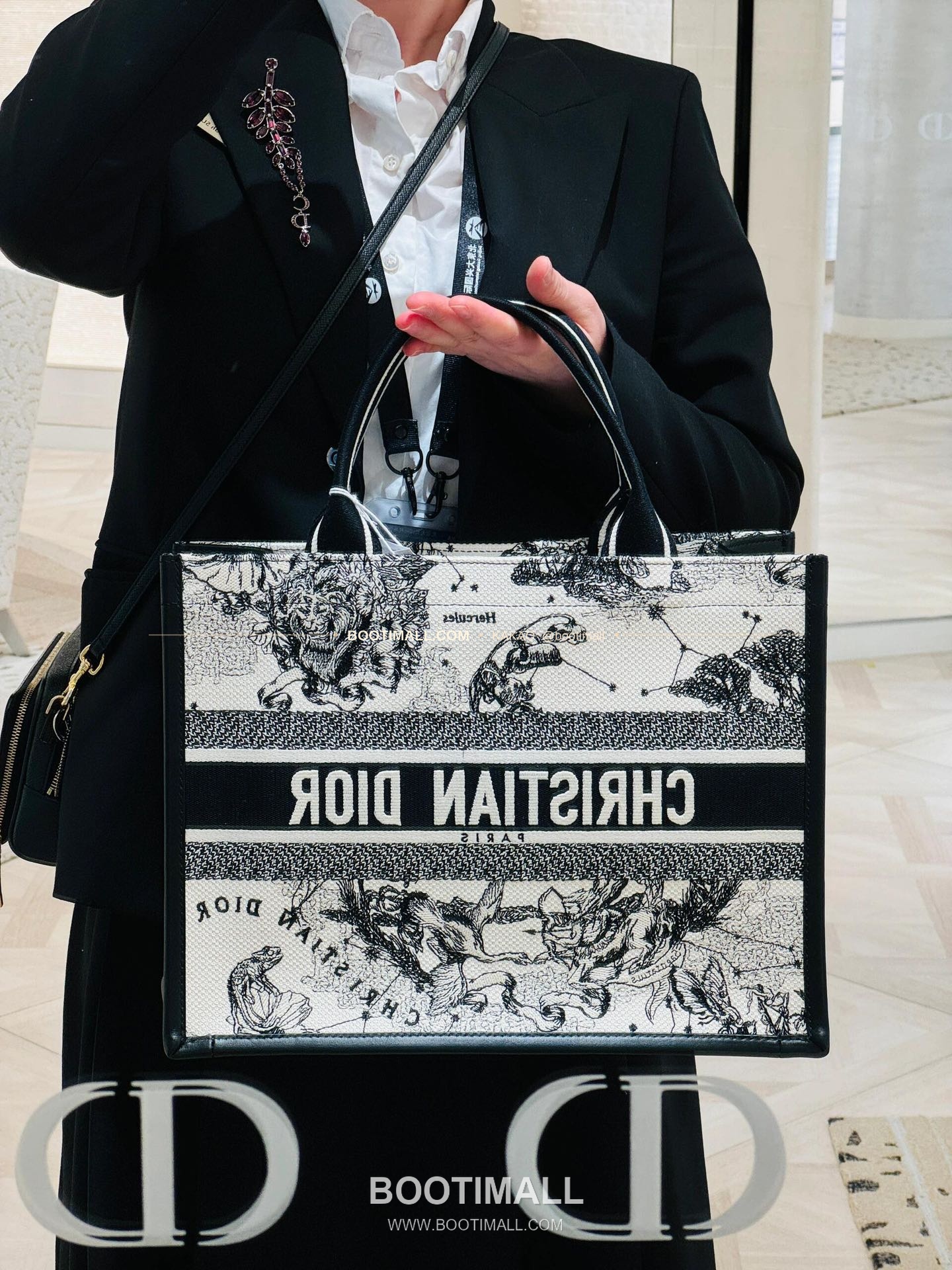 디올 오블리크 자수 캔버스 스트랩 미디엄 토트백 Dior Oblique Embroidered Canvas Strap Medium Tote Bag 36cm 3