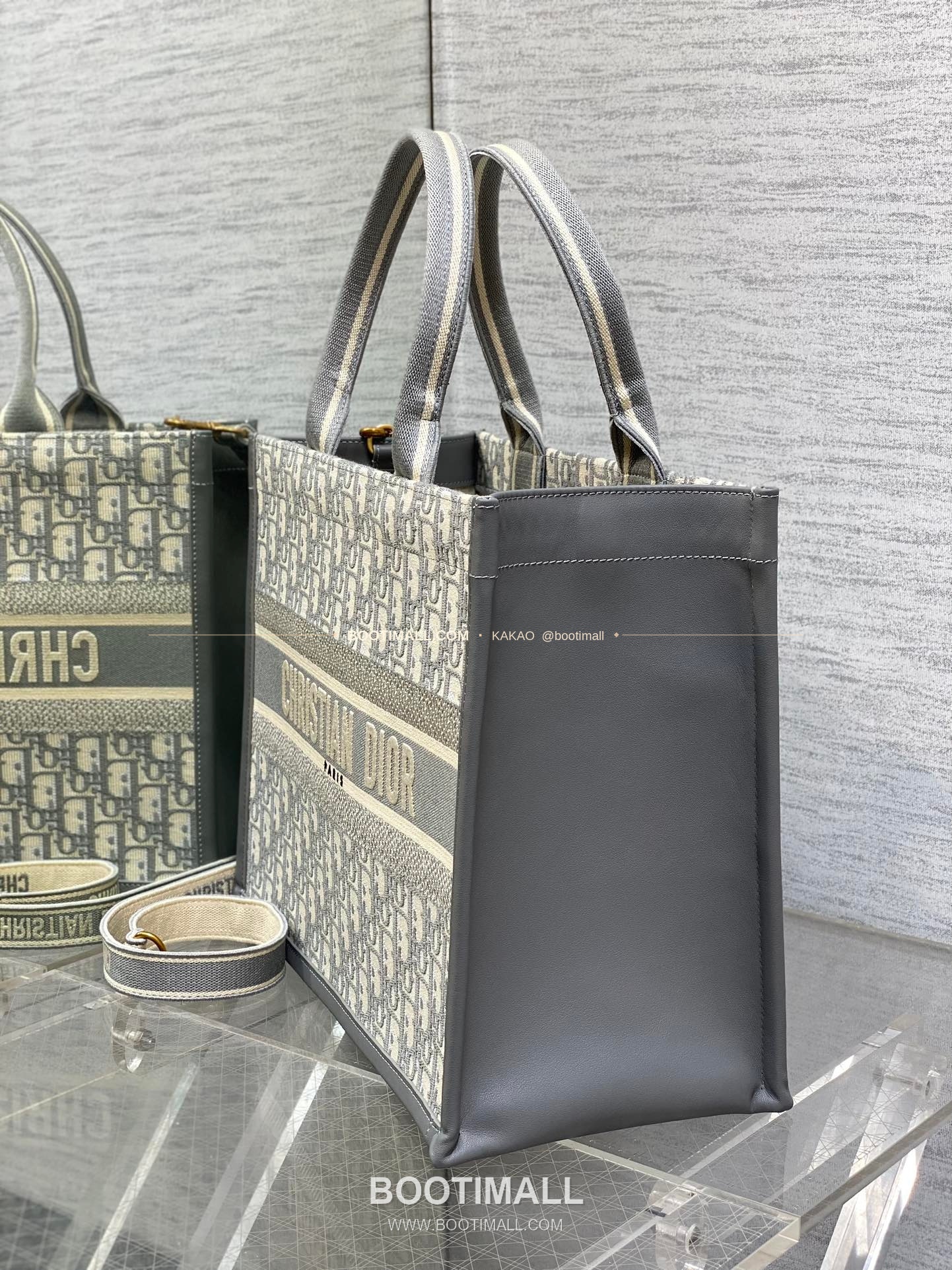 디올 오블리크 자수 캔버스 스트랩 미디엄 토트백 Dior Oblique Embroidered Canvas Strap Medium Tote Bag 36cm 10
