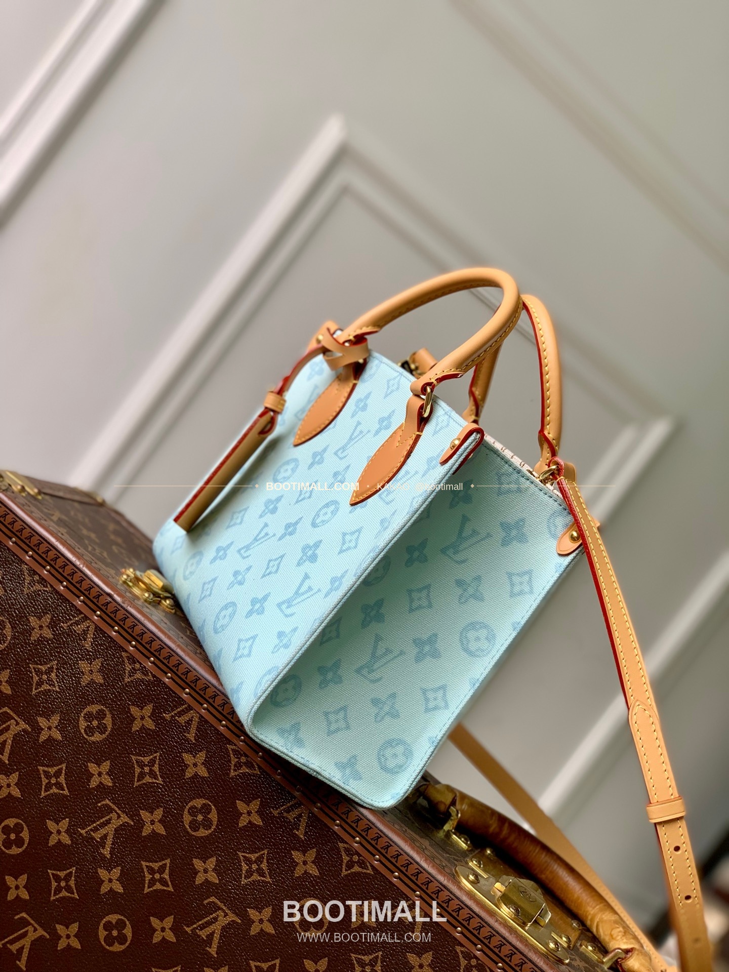 루이비통 온더고 스몰 모노그램 블루 토트백 Louis Vuitton OnTheGo Small Monogram Bleu Tote Bag M28289 25cm 2