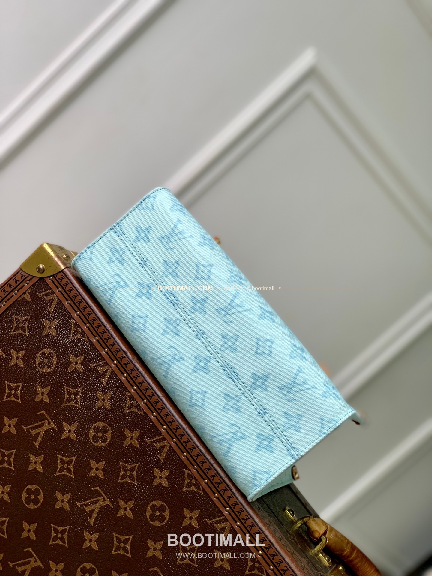 루이비통 온더고 스몰 모노그램 블루 토트백 Louis Vuitton OnTheGo Small Monogram Bleu Tote Bag M28289 25cm 4