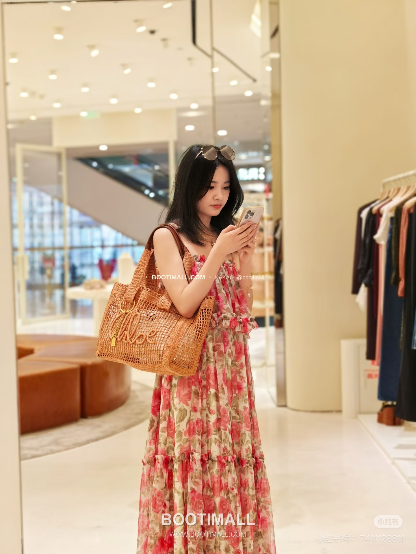 끌로에 2026SS 라피아 위빙 로고자수 바나나 토트백 Chloe 2026 SS Raffia Woven Logo Embroidery Banana Tote Bag 1666 37cm 3