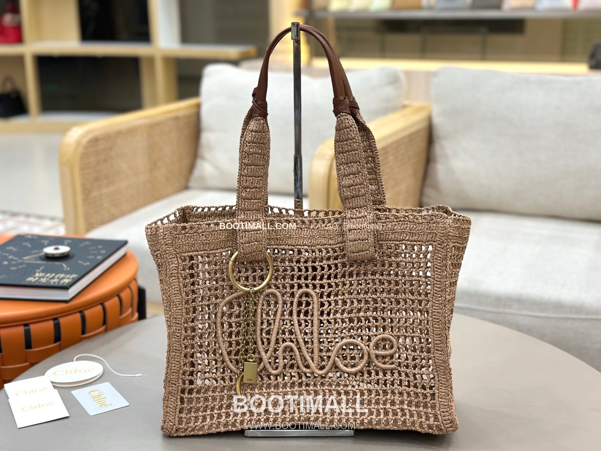 끌로에 2026SS 라피아 위빙 로고자수 바나나 토트백 Chloe 2026 SS Raffia Woven Logo Embroidery Banana Tote Bag 1666 37cm 5