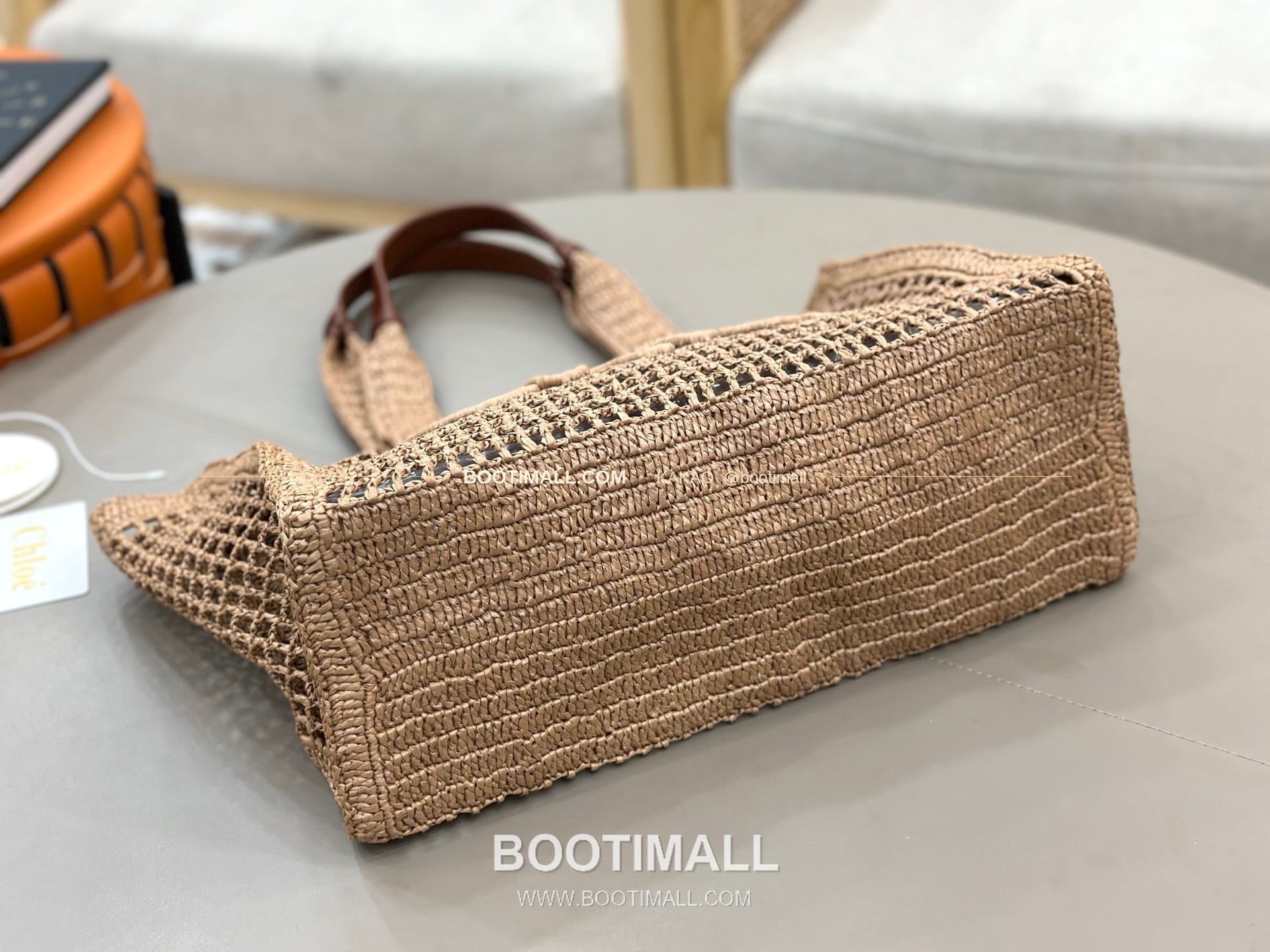 끌로에 2026SS 라피아 위빙 로고자수 바나나 토트백 Chloe 2026 SS Raffia Woven Logo Embroidery Banana Tote Bag 1666 37cm 10
