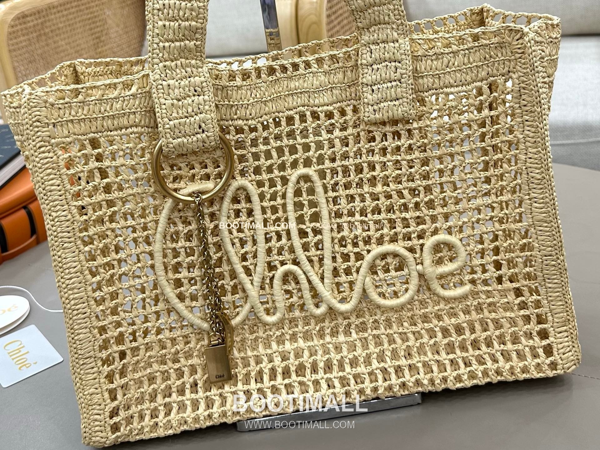 끌로에 2026SS 라피아 위빙 로고자수 바나나 토트백 Chloe 2026 SS Raffia Woven Logo Embroidery Banana Tote Bag 1666 37cm 2