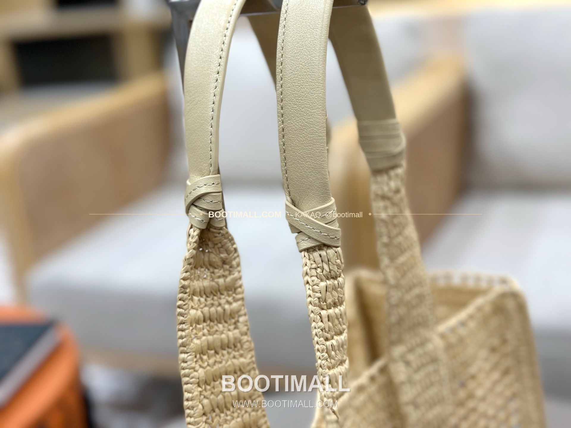 끌로에 2026SS 라피아 위빙 로고자수 바나나 토트백 Chloe 2026 SS Raffia Woven Logo Embroidery Banana Tote Bag 1666 37cm 4