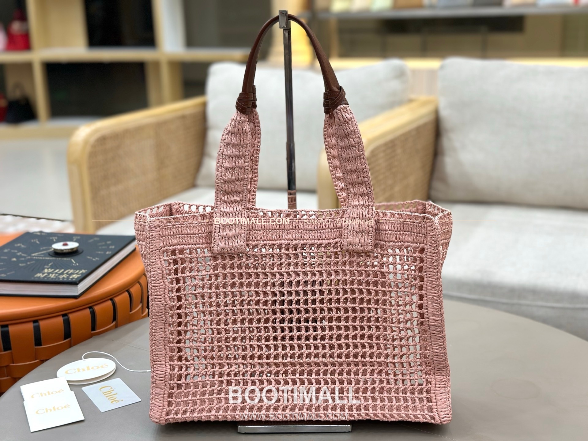 끌로에 2026SS 라피아 위빙 로고자수 바나나 토트백 Chloe 2026 SS Raffia Woven Logo Embroidery Banana Tote Bag 1666 37cm 12