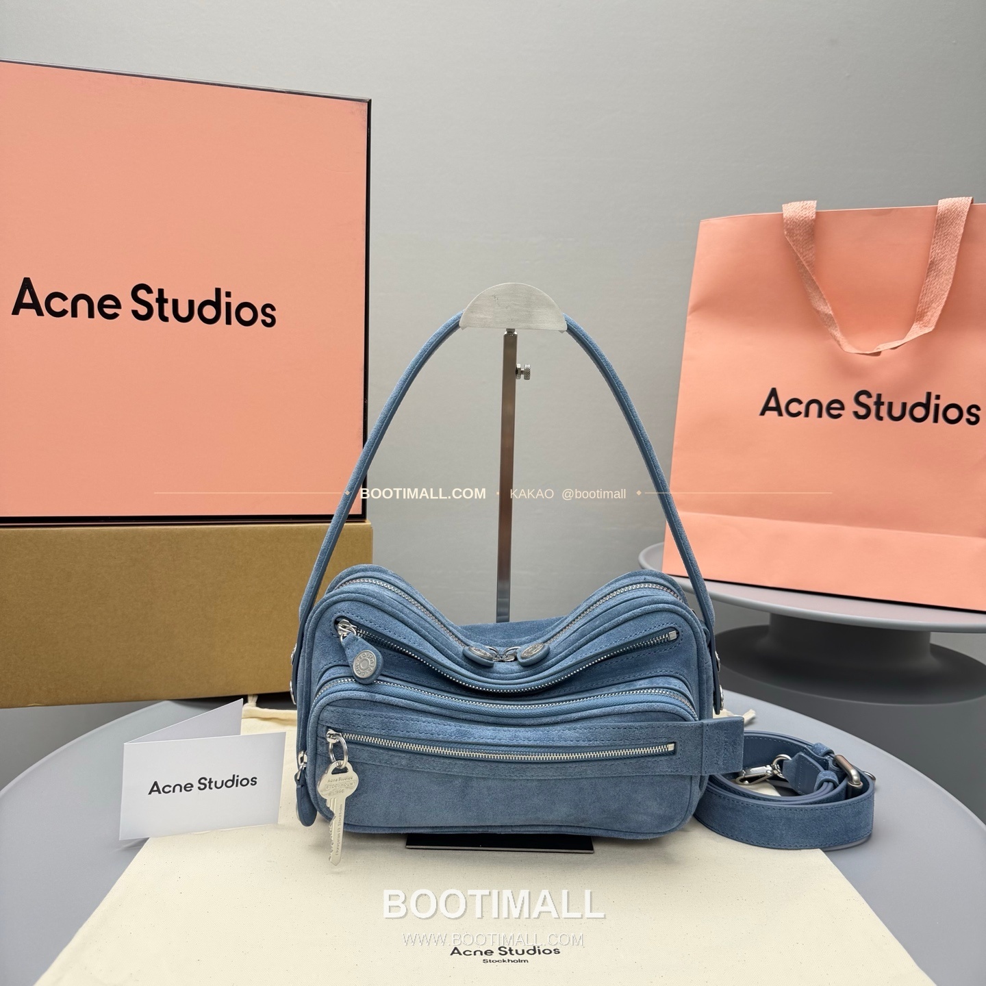 아크네스튜디오 매트 블루 카메라 크로스백 Acne Studios Matte Blue Camera Crossbody Bag 95234 26cm 1