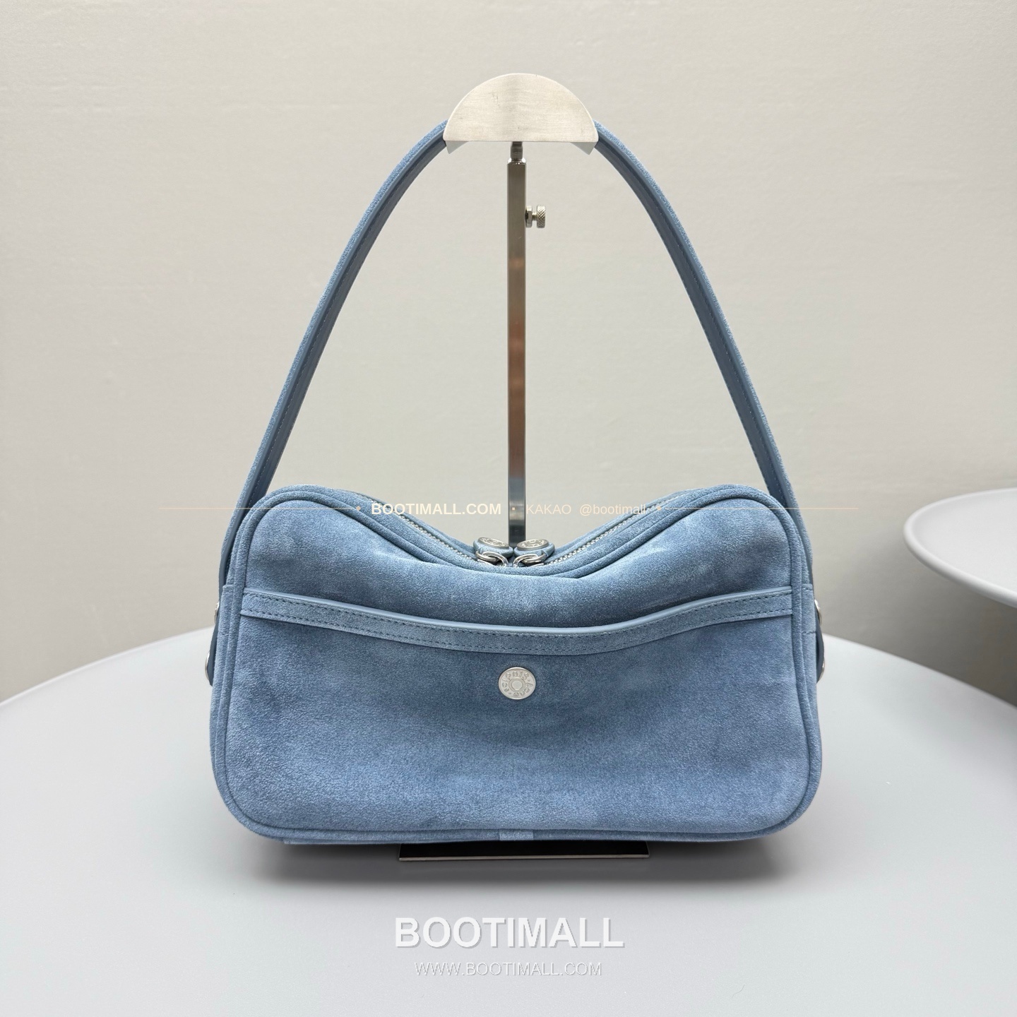 아크네스튜디오 매트 블루 카메라 크로스백 Acne Studios Matte Blue Camera Crossbody Bag 95234 26cm 3