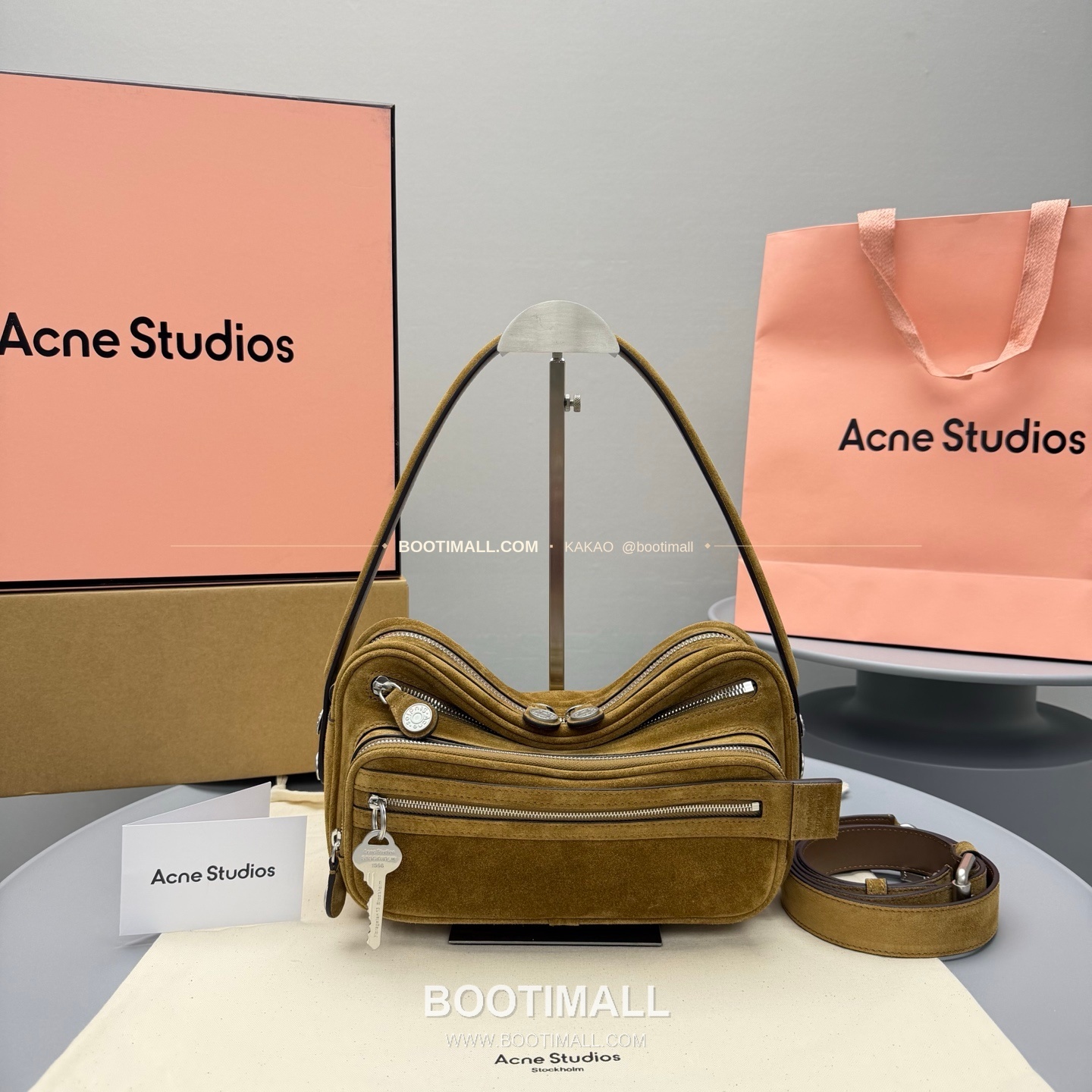 아크네스튜디오 매트 블루 카메라 크로스백 Acne Studios Matte Blue Camera Crossbody Bag 95234 26cm 1