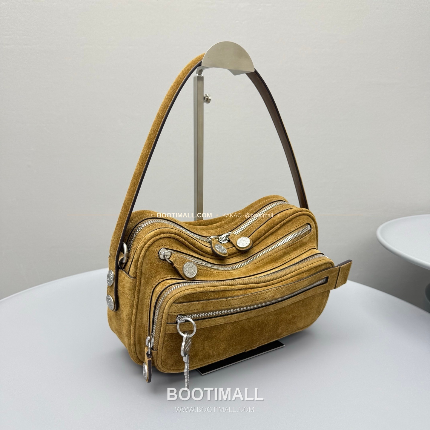 아크네스튜디오 매트 블루 카메라 크로스백 Acne Studios Matte Blue Camera Crossbody Bag 95234 26cm 2